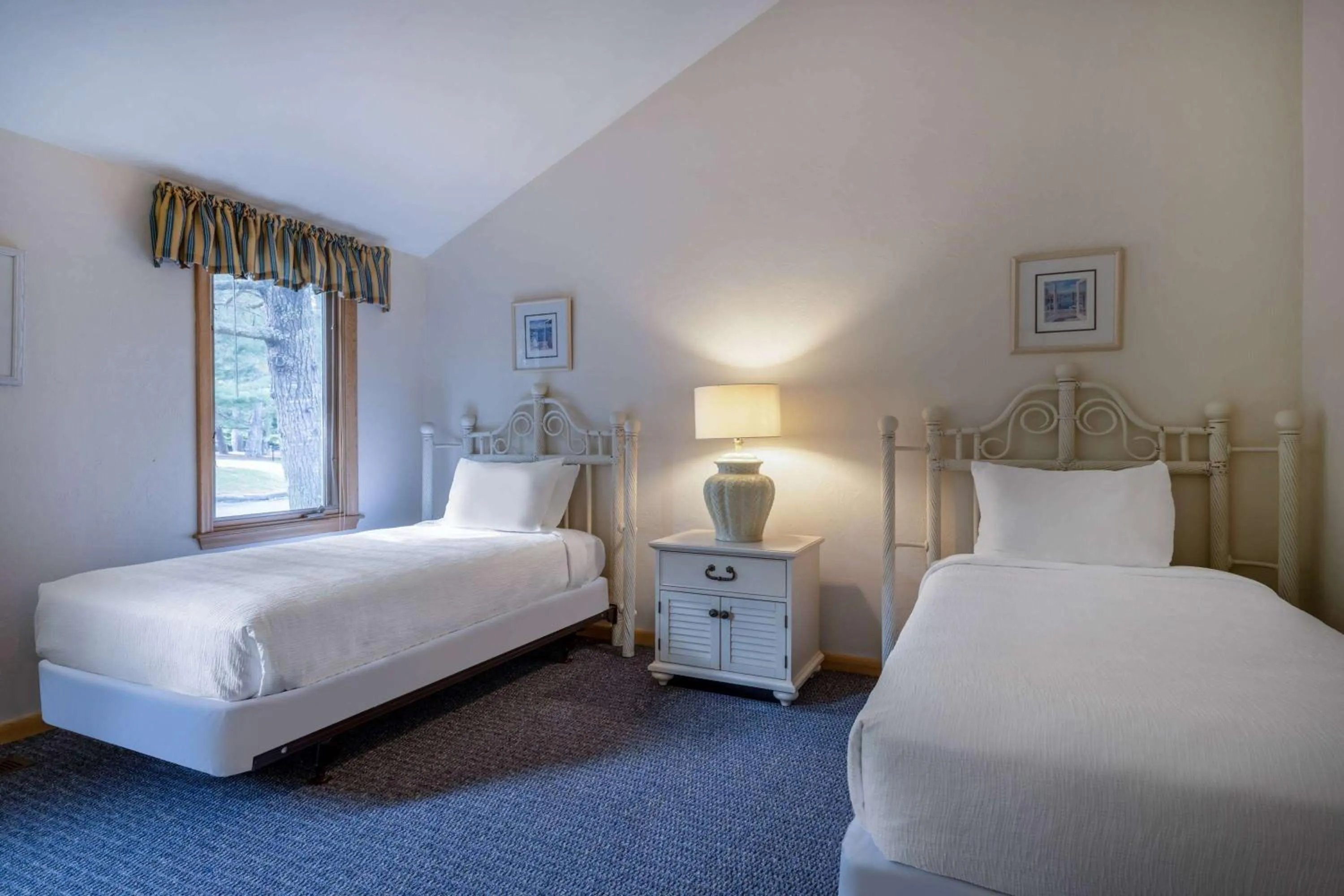 Photo of the whole room, Bed in Southcape Resort Mashpee