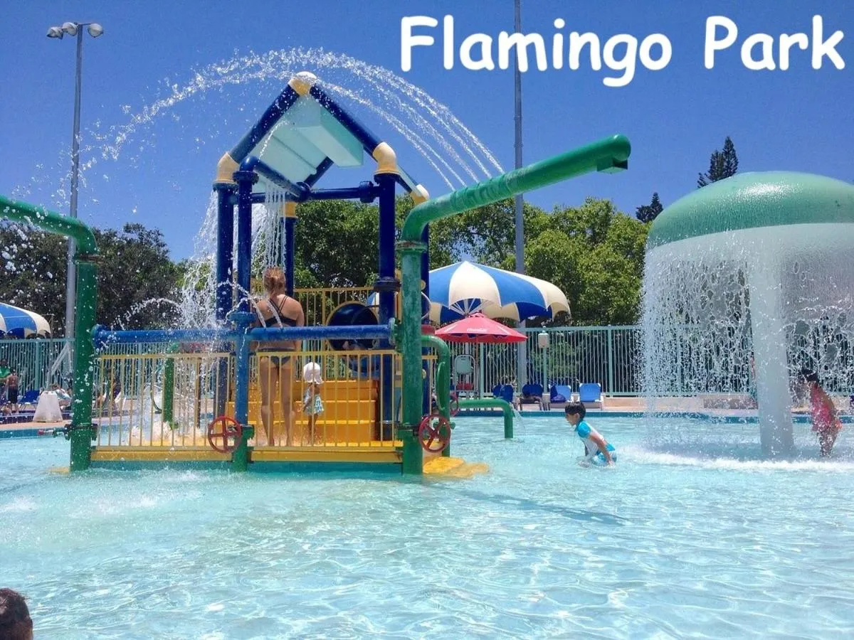 The South Beach Party House - Large Groups - Walk to Everything!