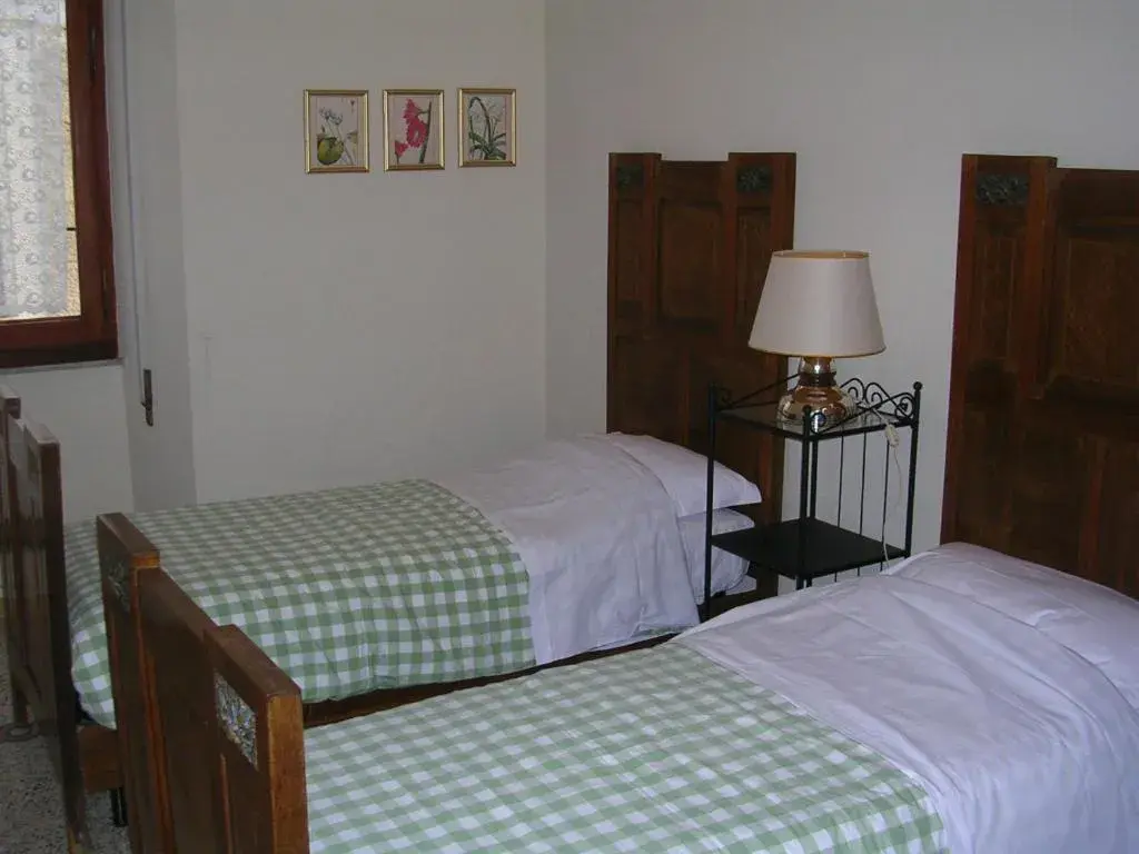 Double or Twin Room with Private External Bathroom - single occupancy in Ascoli Antica B&B Double or Twin Room with Private External Bathroom - single occupancy in Ascoli Antica B&B