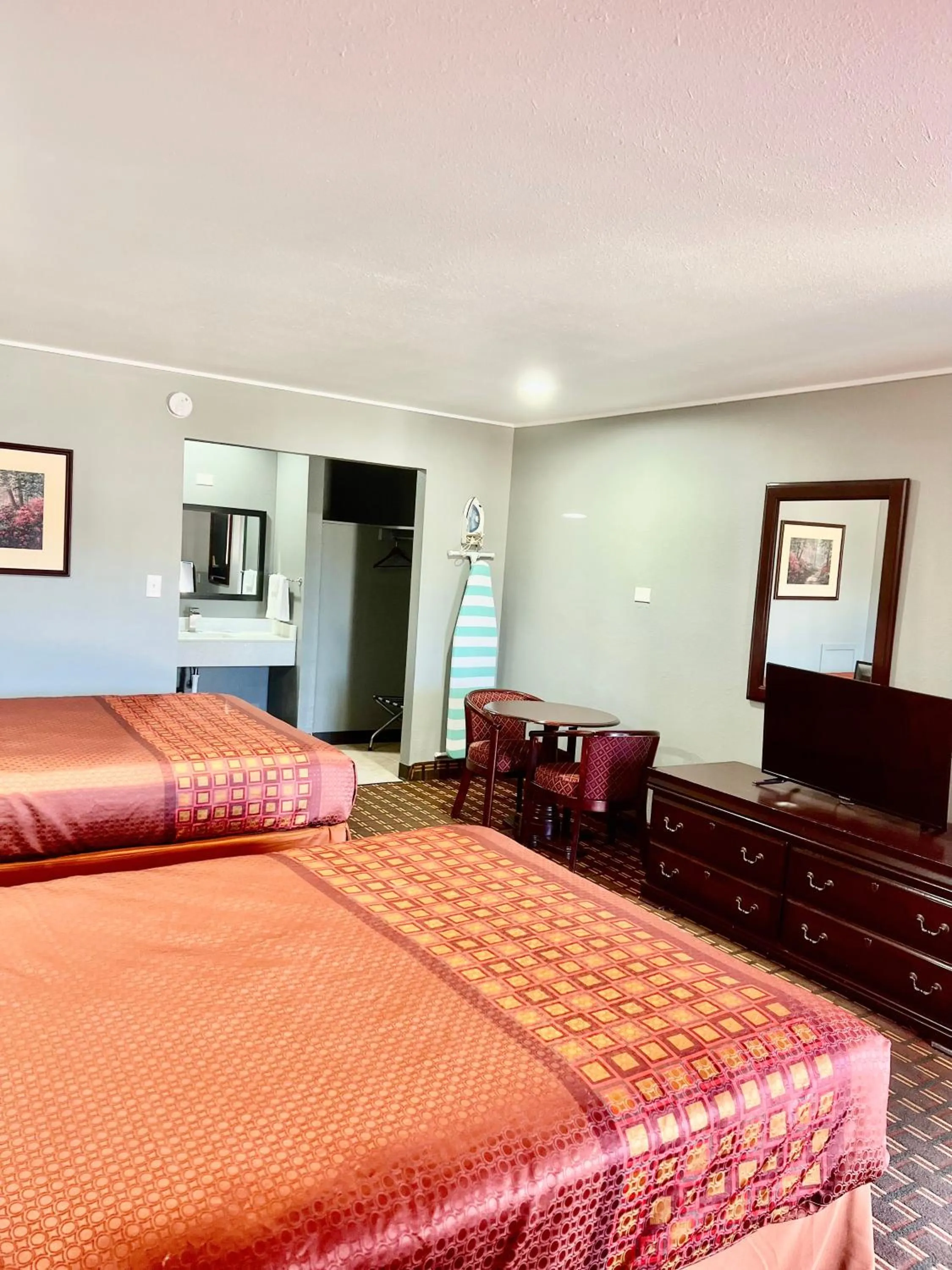 Bed in Palace Motel DEQUEEN