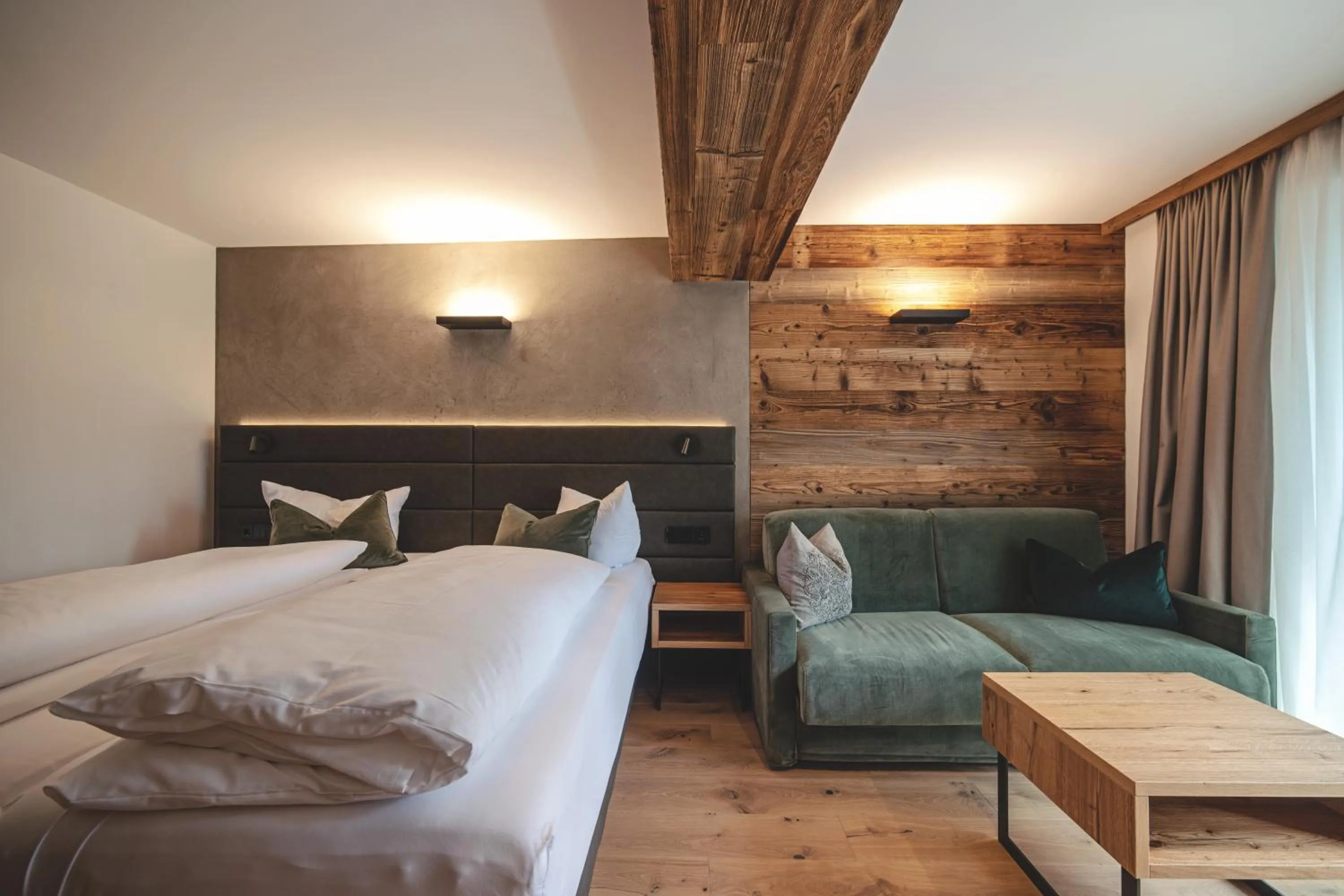 Bedroom, Bed in Hotel Stubai