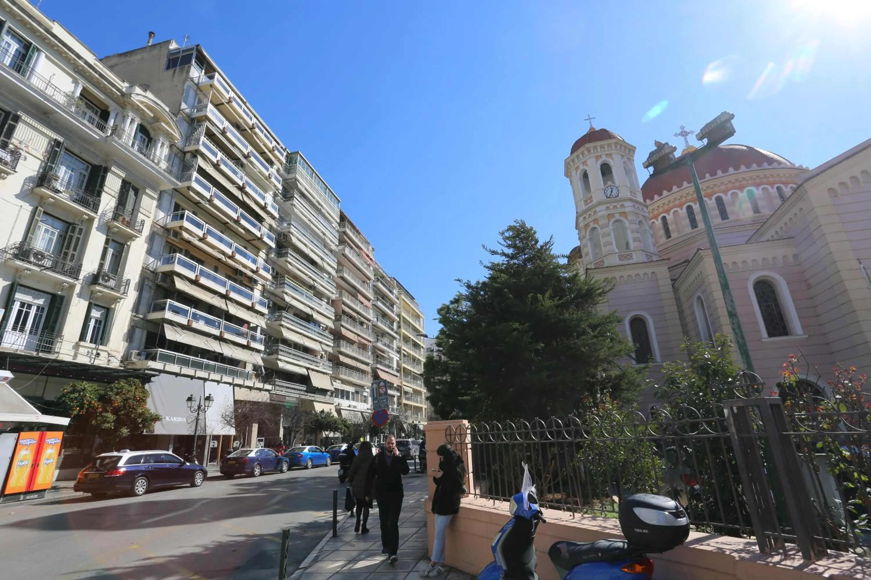Facade/entrance in Mitropoly City Center