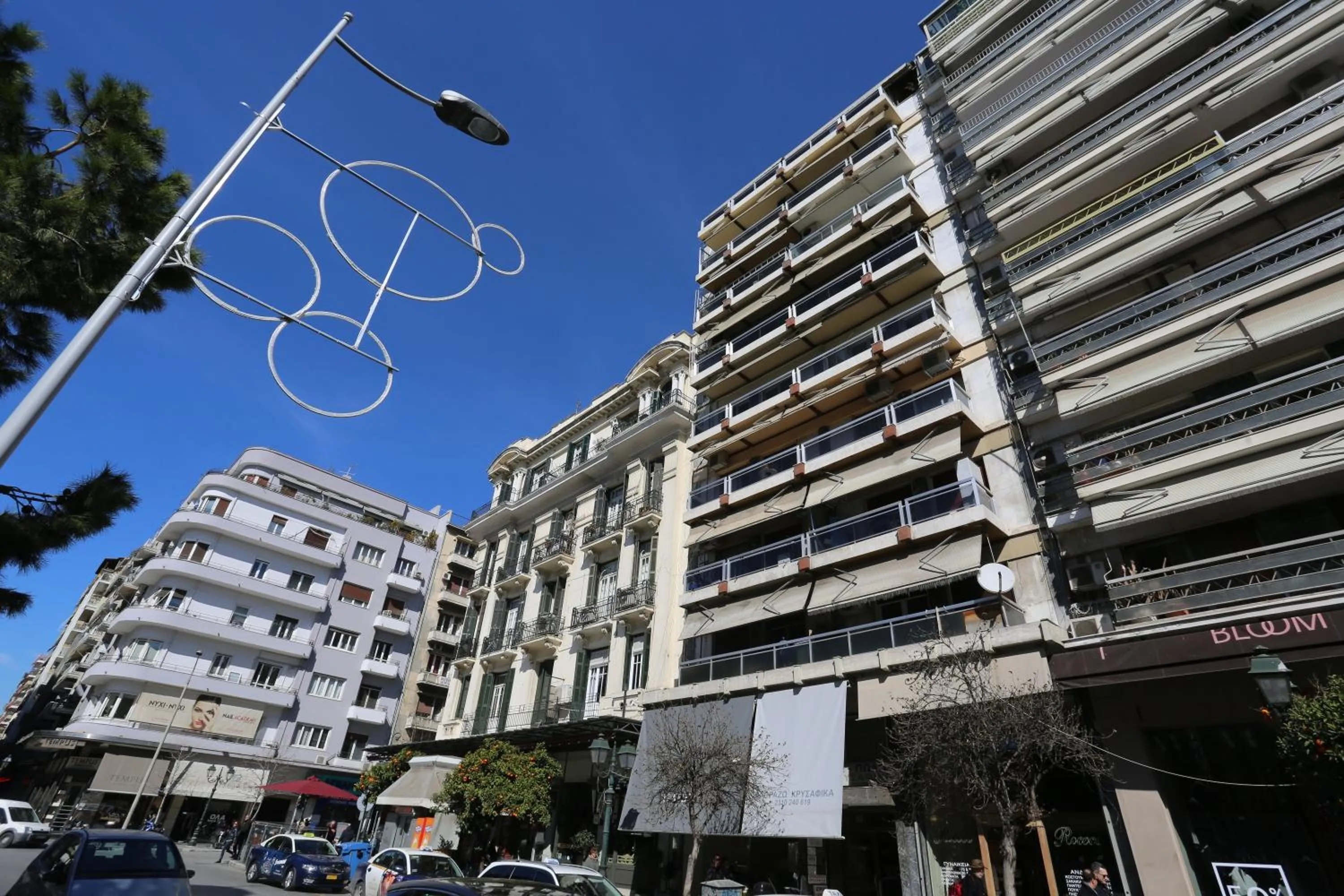 Facade/entrance in Mitropoly City Center