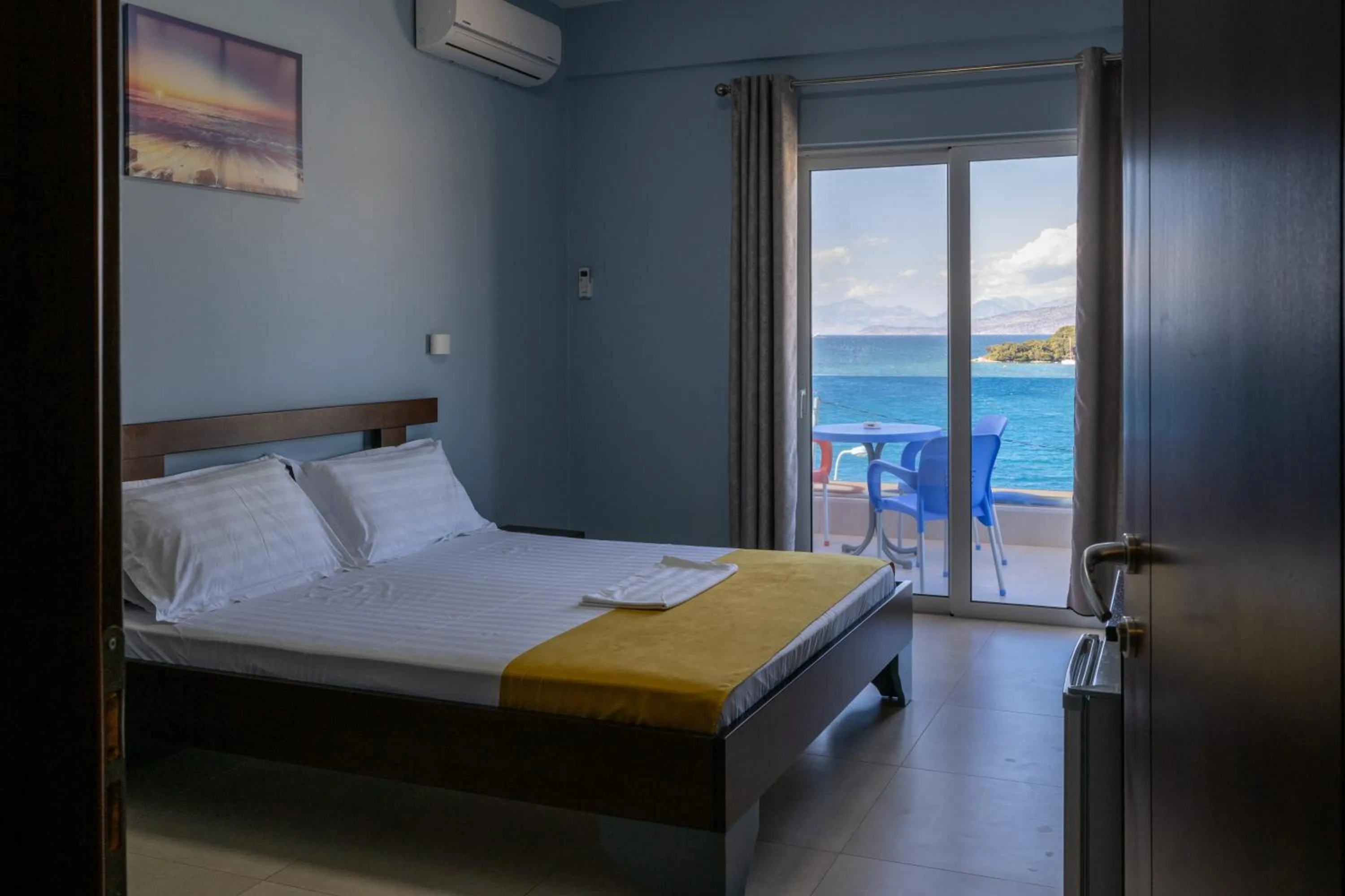 Balcony/Terrace, Bed in Hotel De Luna