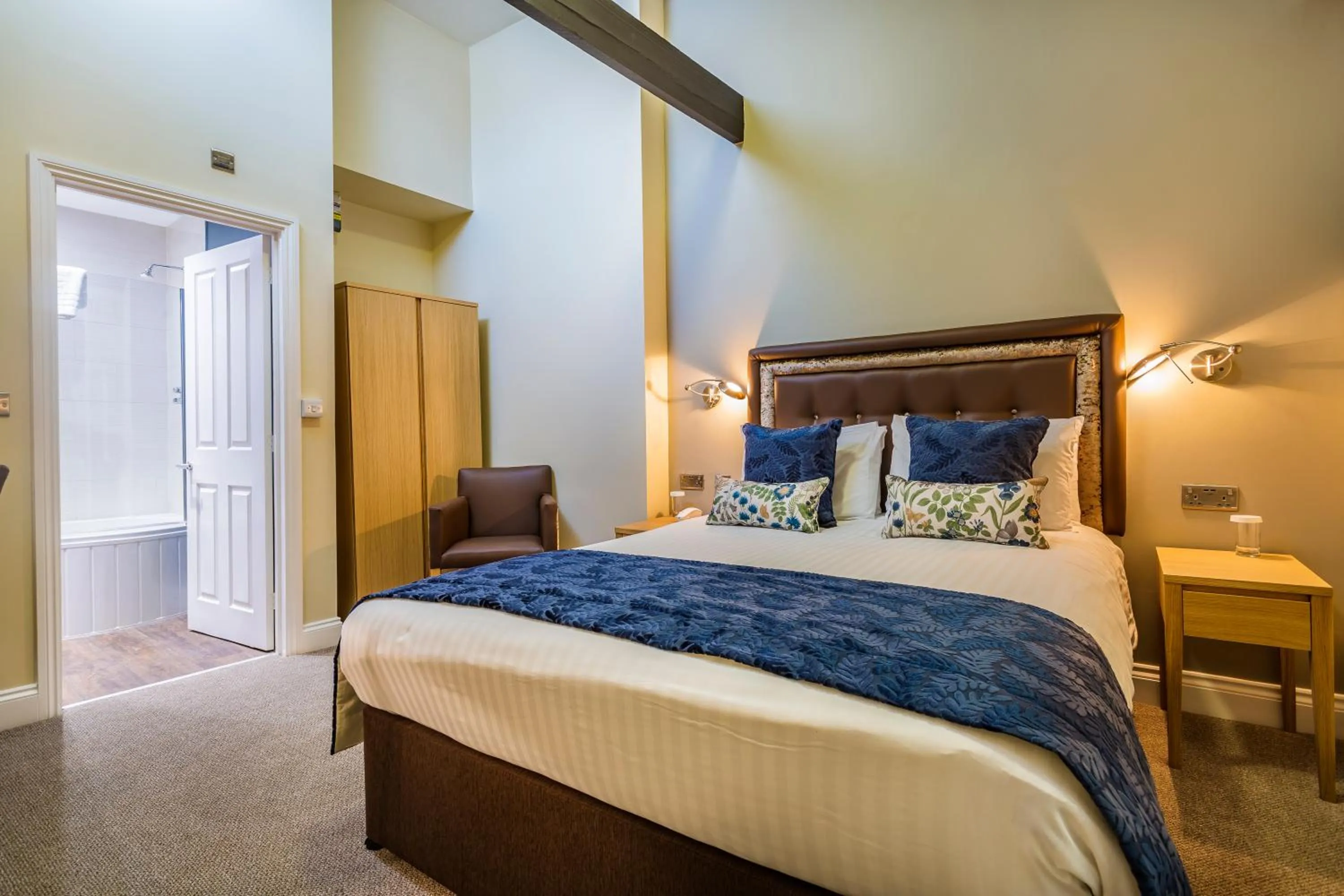 Bed in The Golden Lion Hotel, St Ives, Cambridgeshire - The Coaching Inn Group