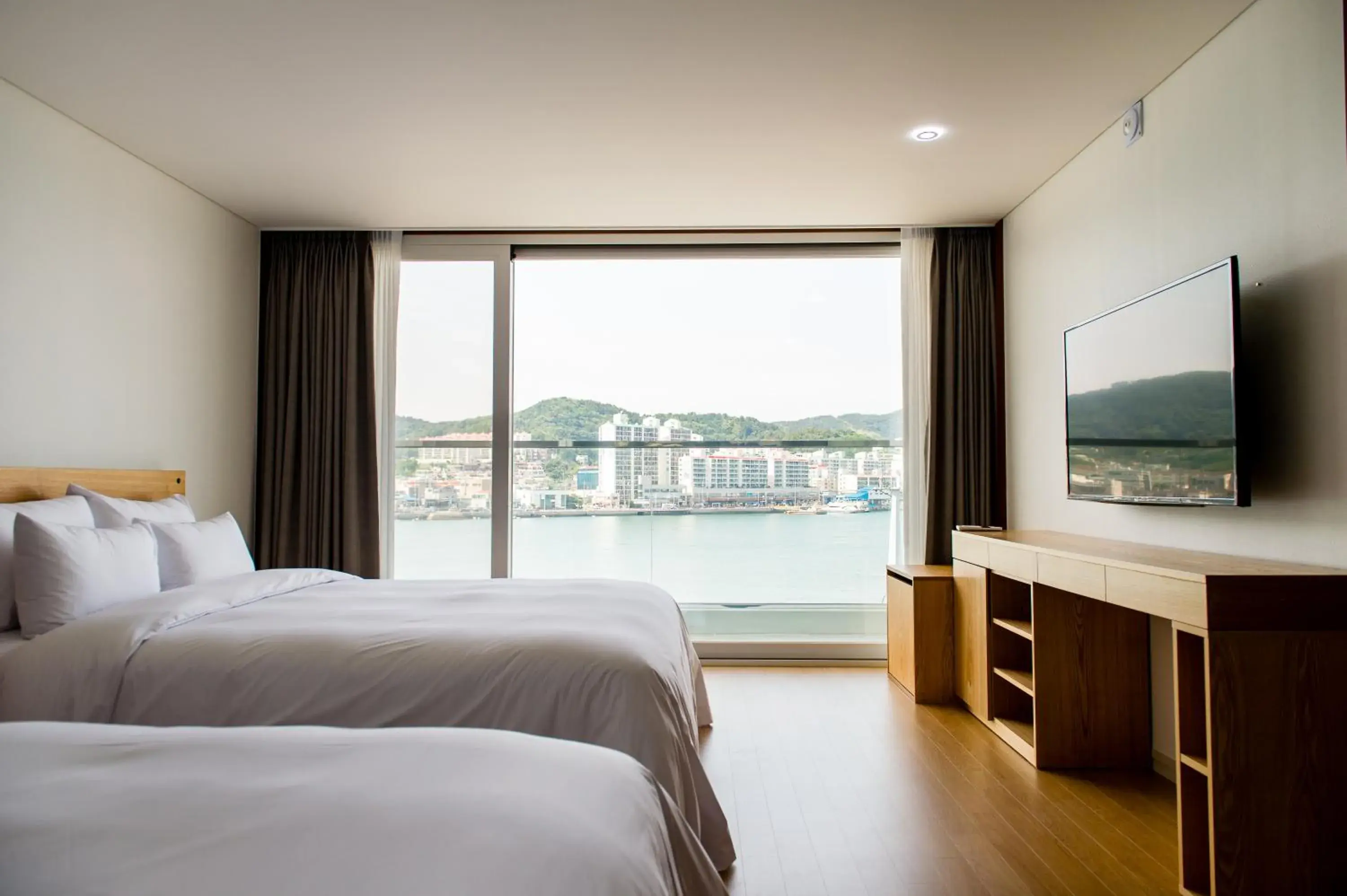 Sea view, Bed in Fortuna Hotel Sea view, Bed in Fortuna Hotel