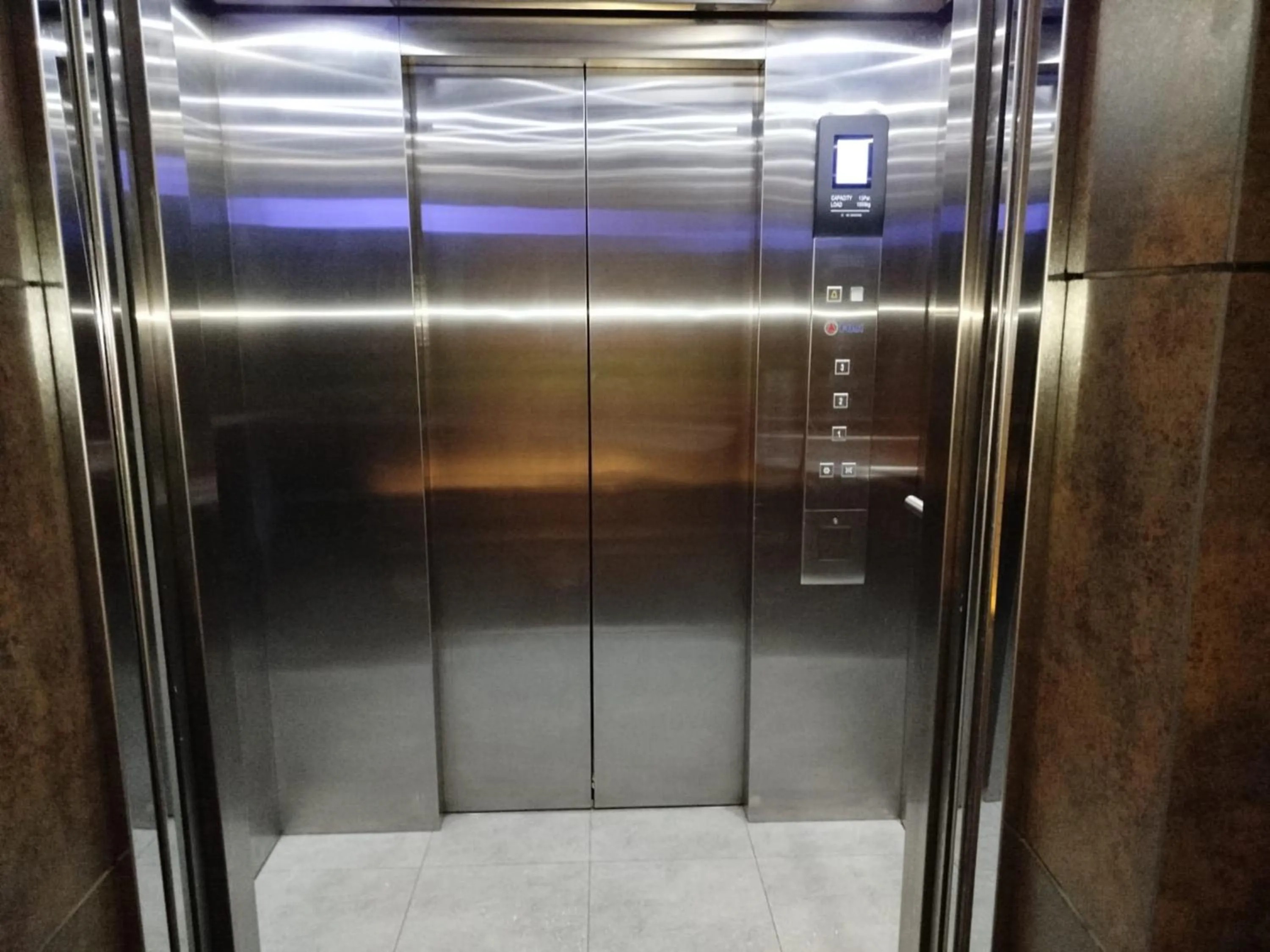 elevator in Green Tower Hotel