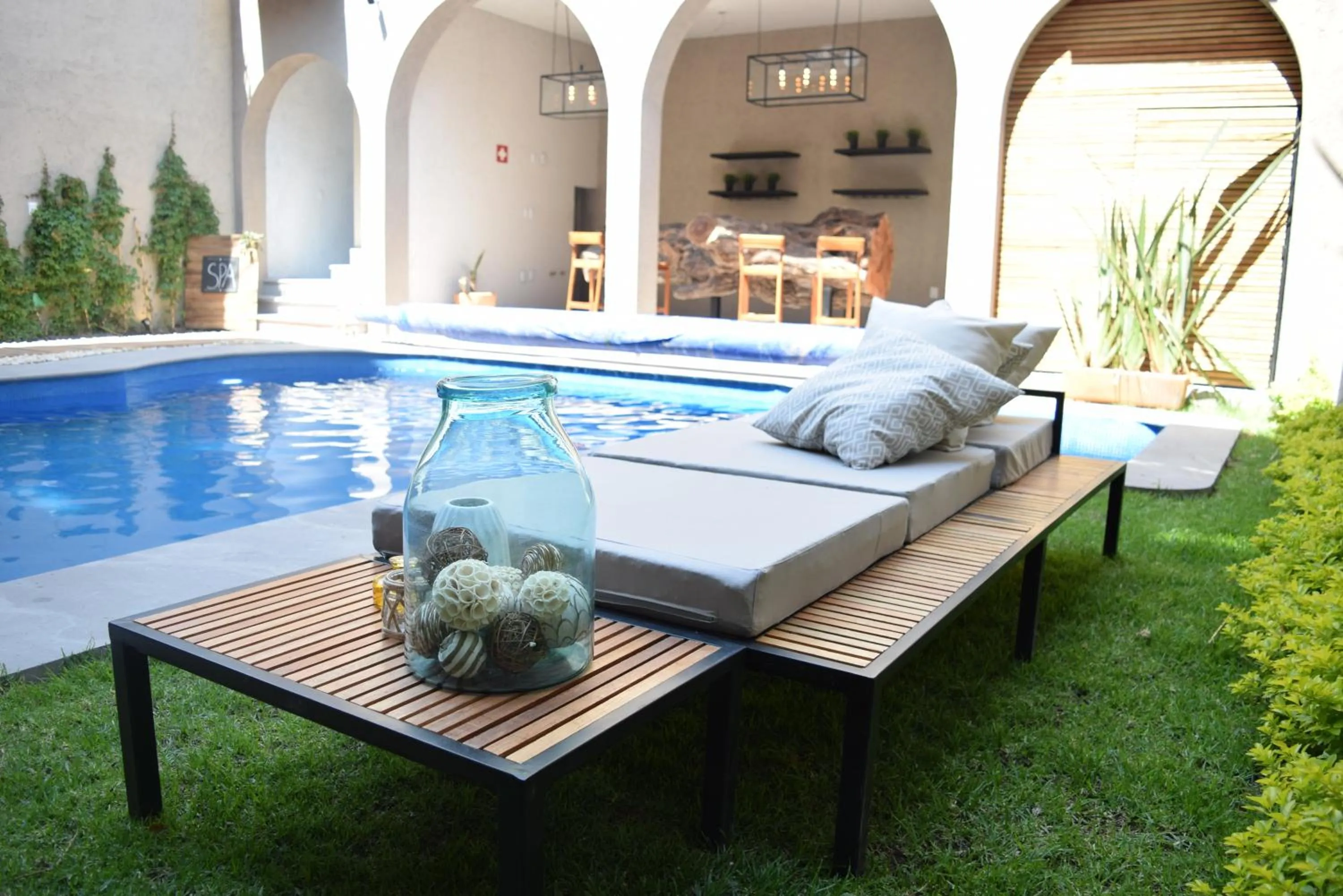 Swimming pool in Hotel Casa Andaria