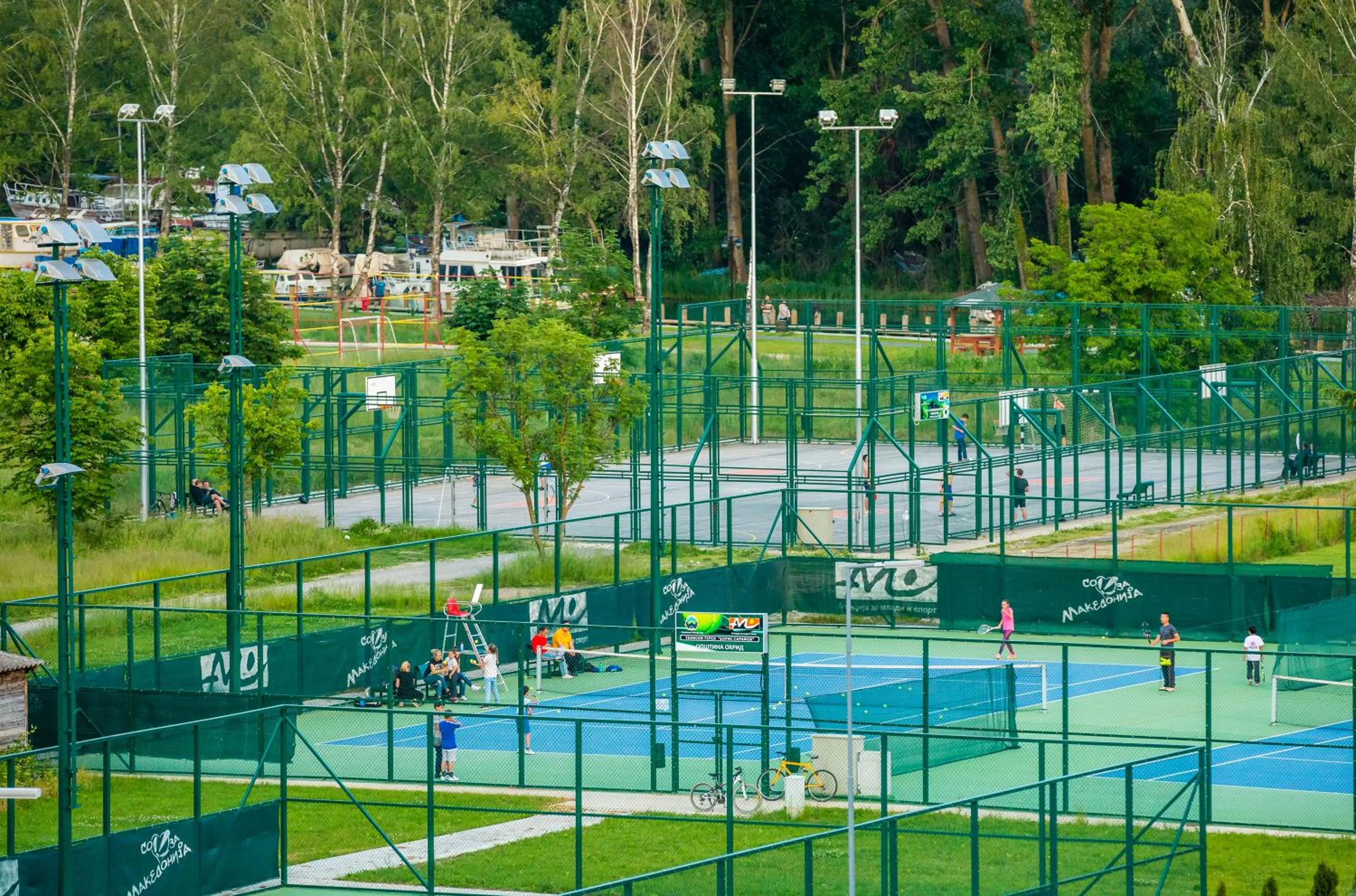 Tennis court in Unique - Resort and SPA