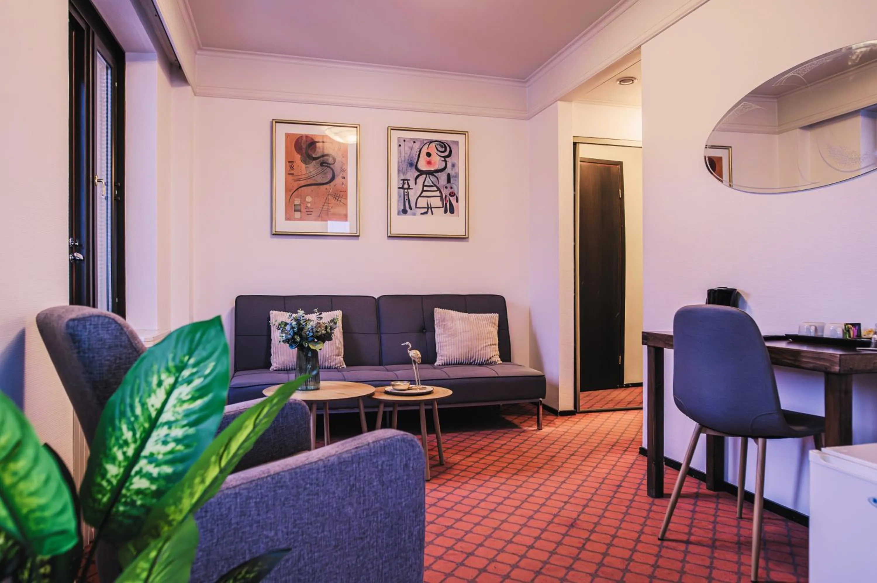 Seating area in Hotel Seurahuone