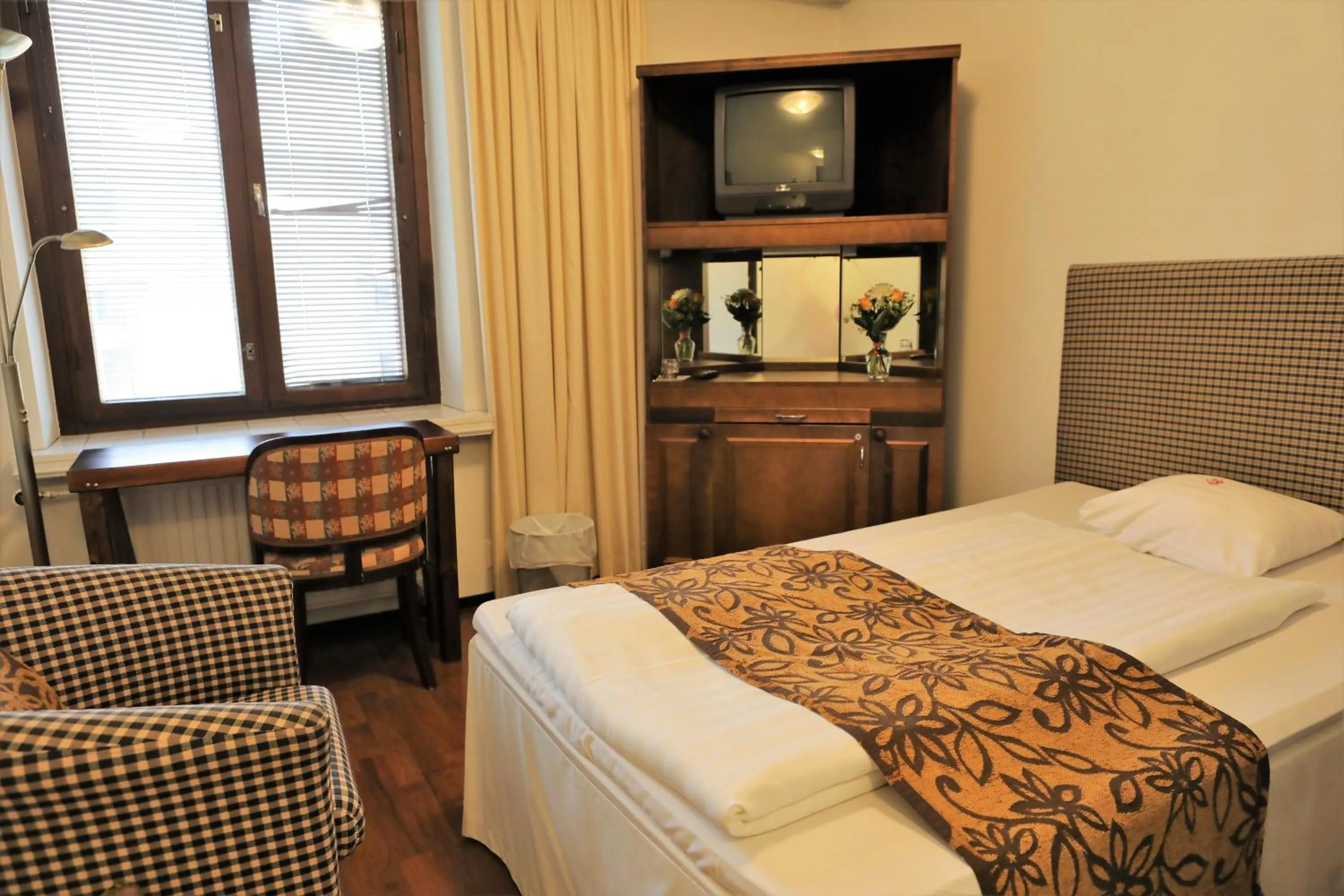 Photo of the whole room, Bed in Hotel Seurahuone