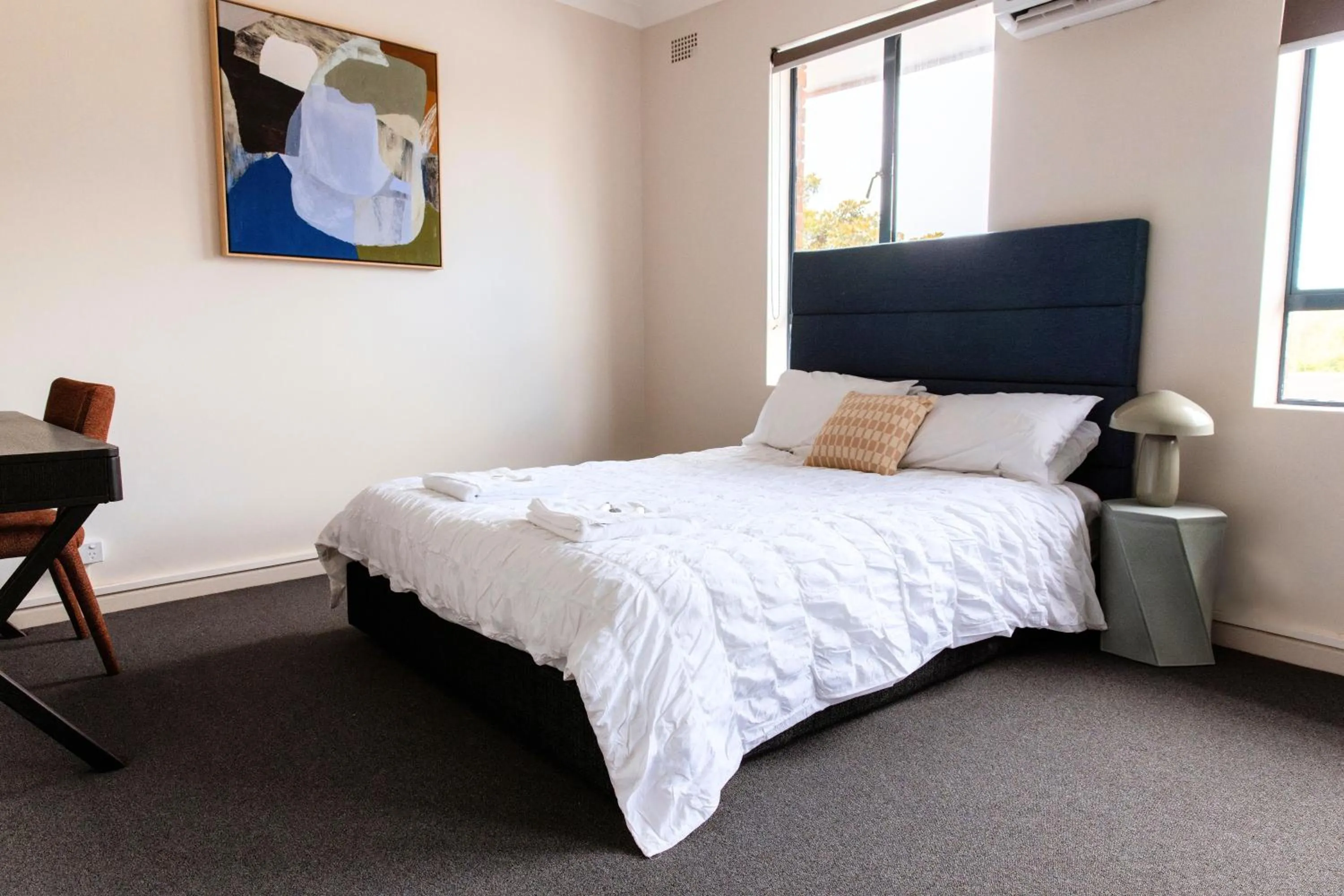 Bed in Figtree Hotel Wollongong