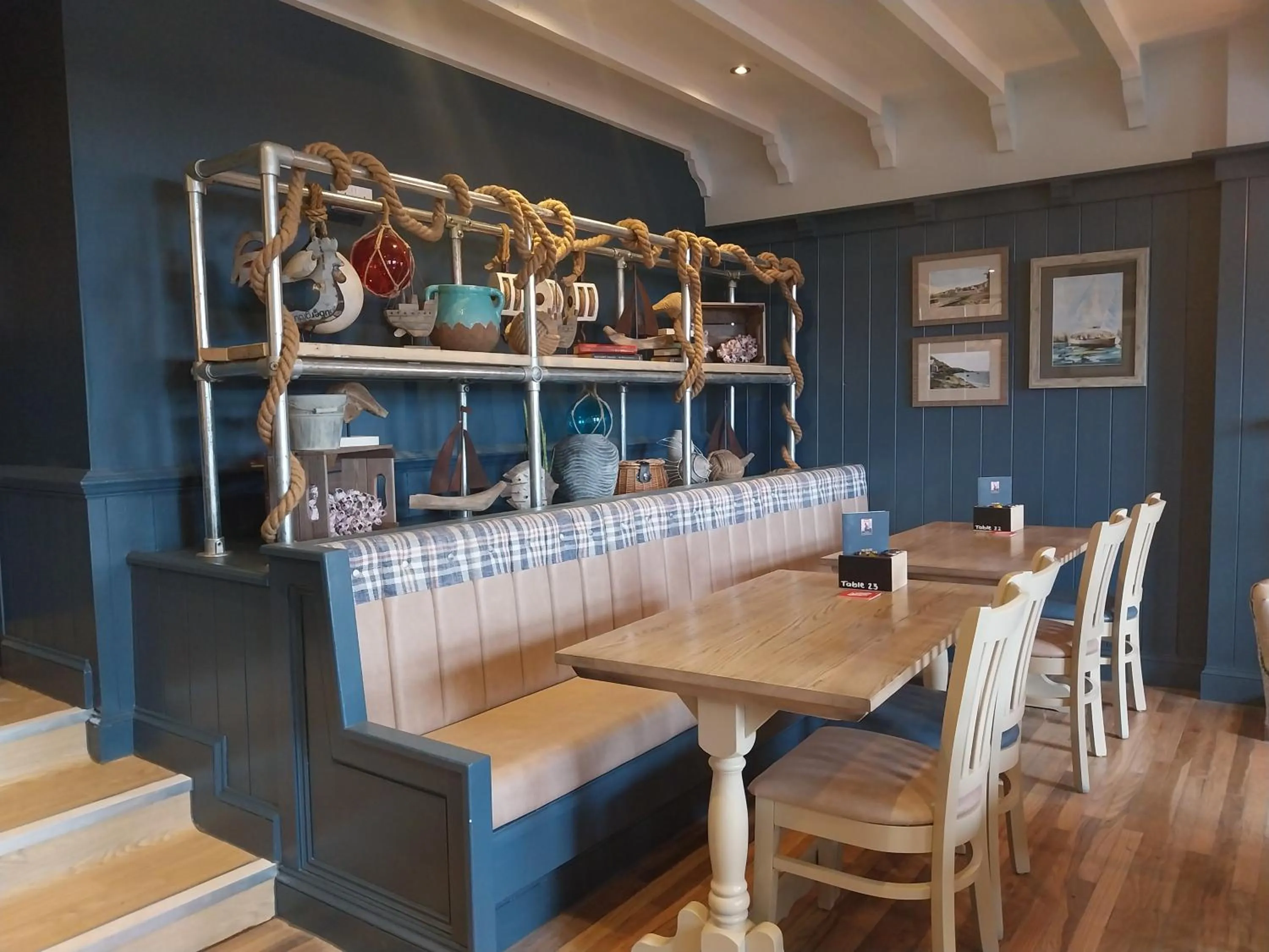 Restaurant/places to eat in Ye Olde Fighting Cocks