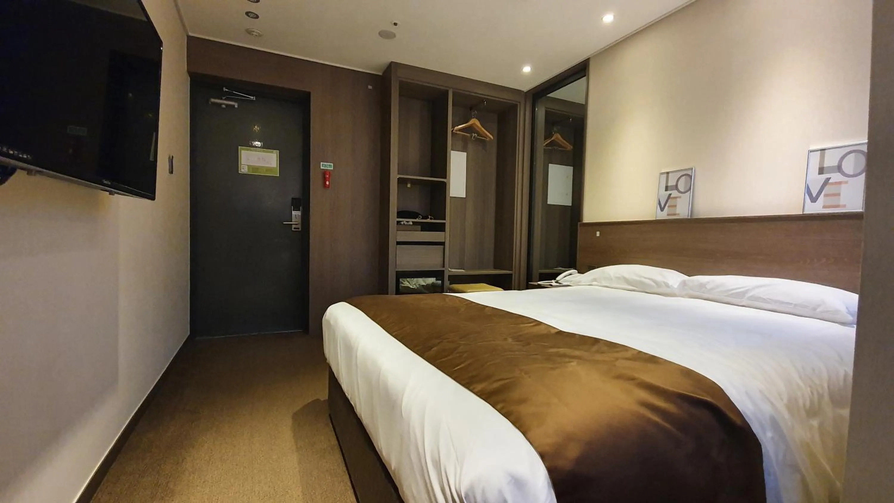 Area and facilities, Bed in Grandmillions Hotel Seogwipo
