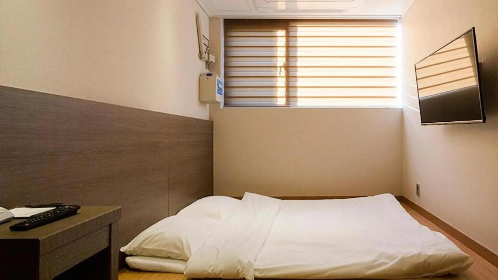 Bed in Grandmillions Hotel Seogwipo