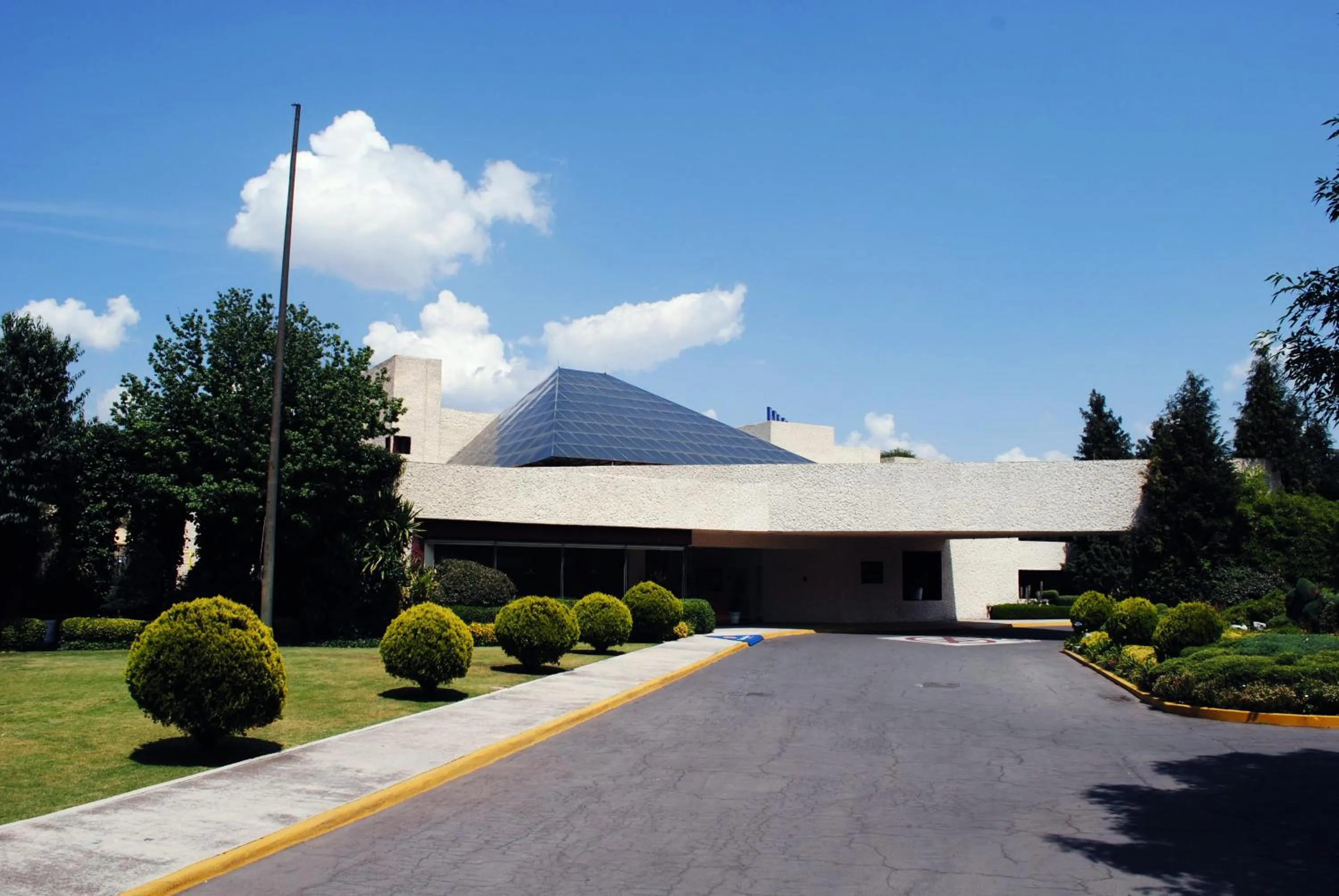 Facade/entrance in Cantalagua Inn
