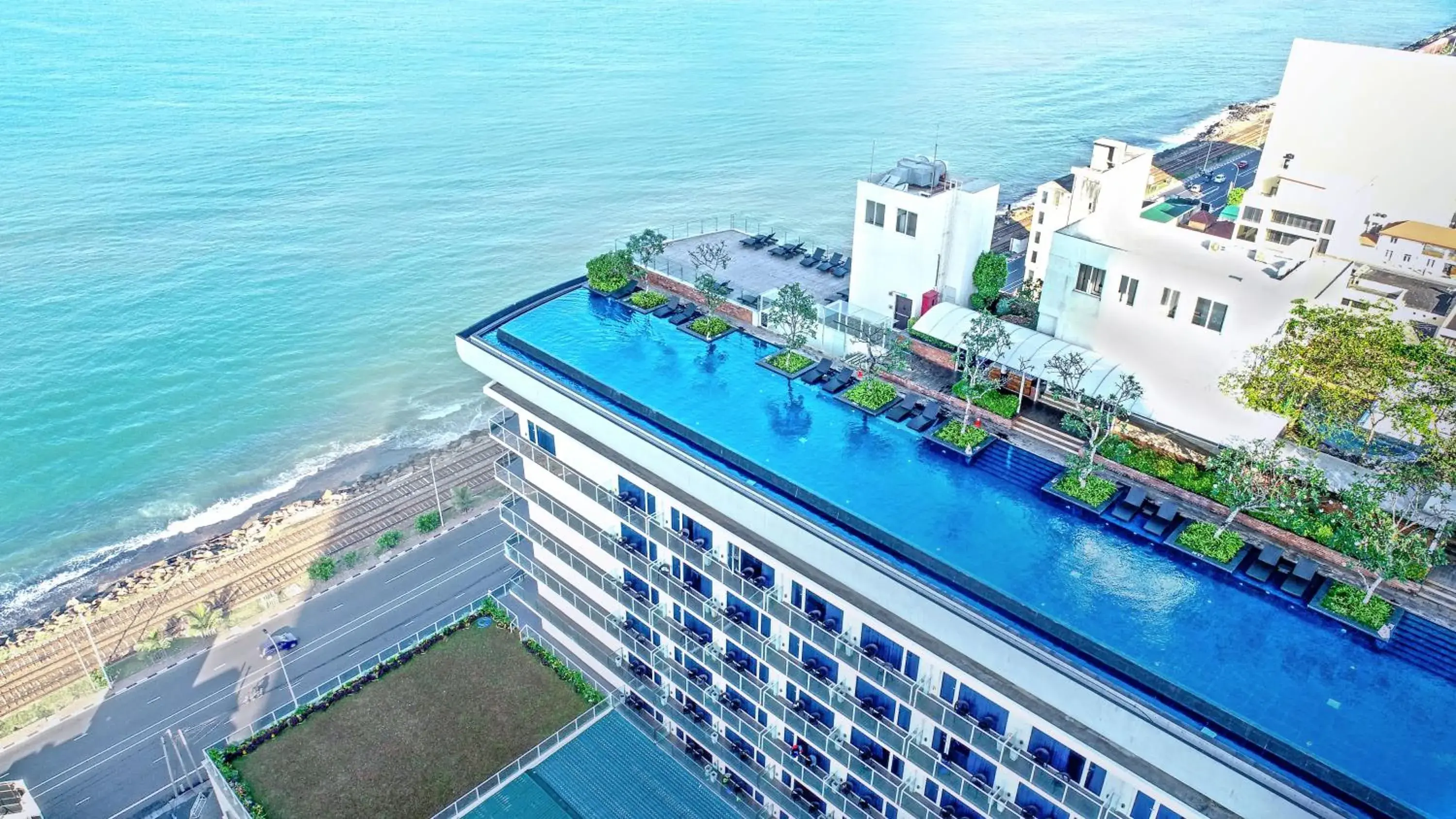 Swimming pool in Marino Beach Colombo Swimming pool in Marino Beach Colombo