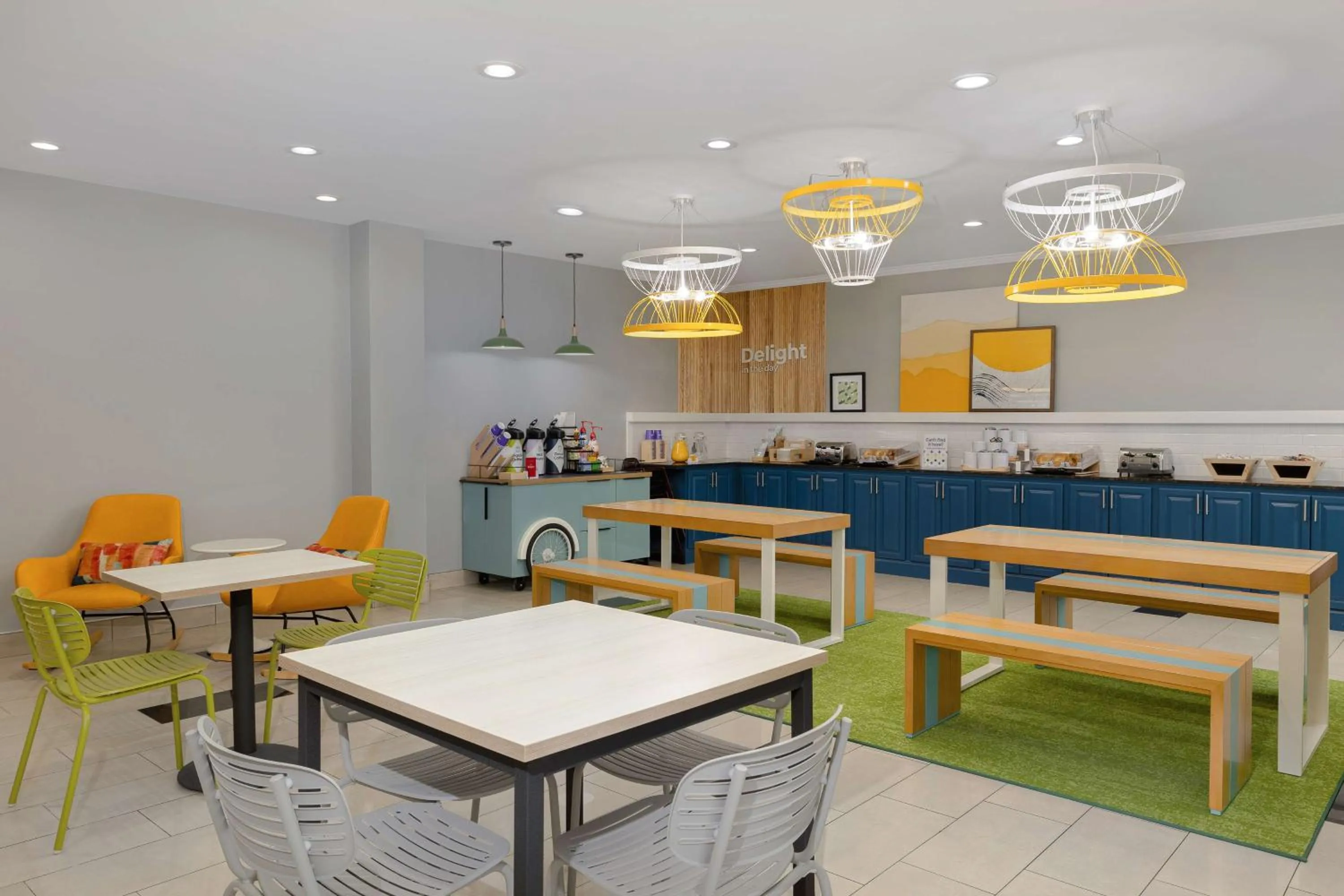 Breakfast in Spark By Hilton Evansville East, In