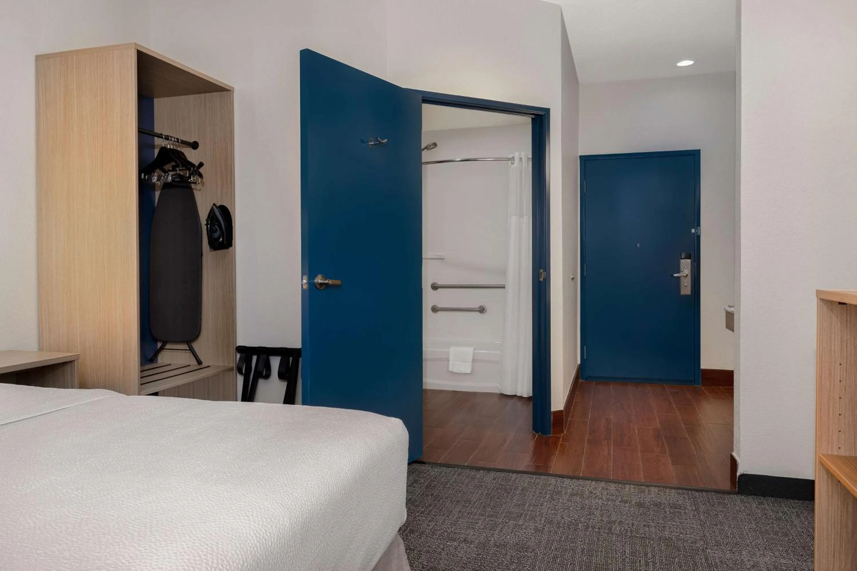 Bed in Spark By Hilton Evansville East, In