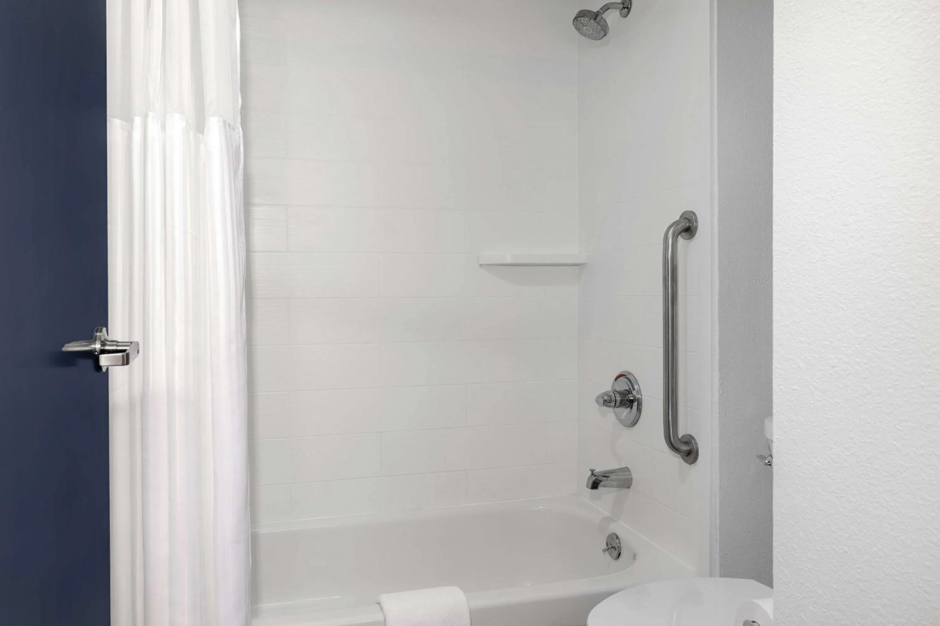 Bathroom in Spark By Hilton Evansville East, In