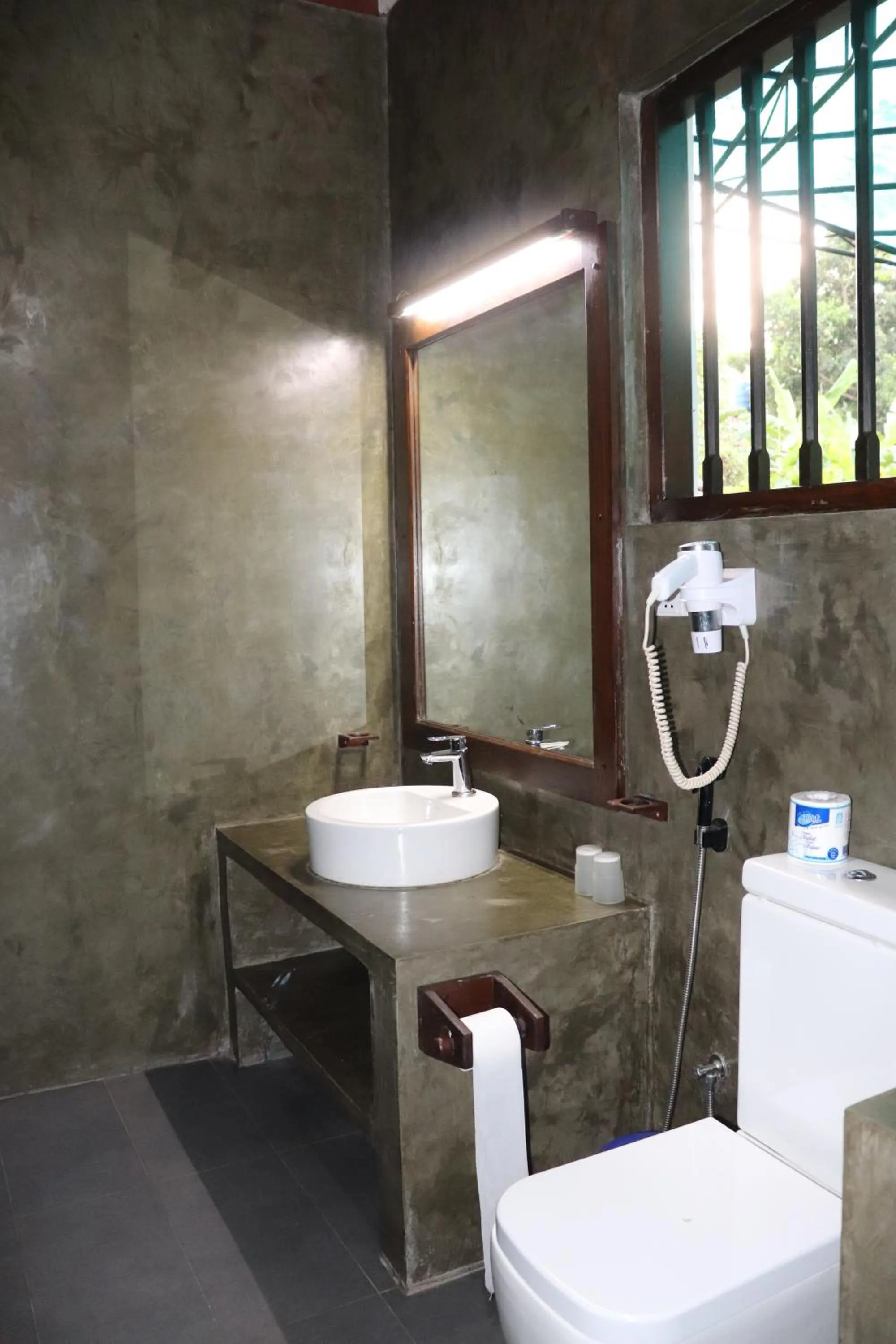 Toilet in Goyambokka Guesthouse