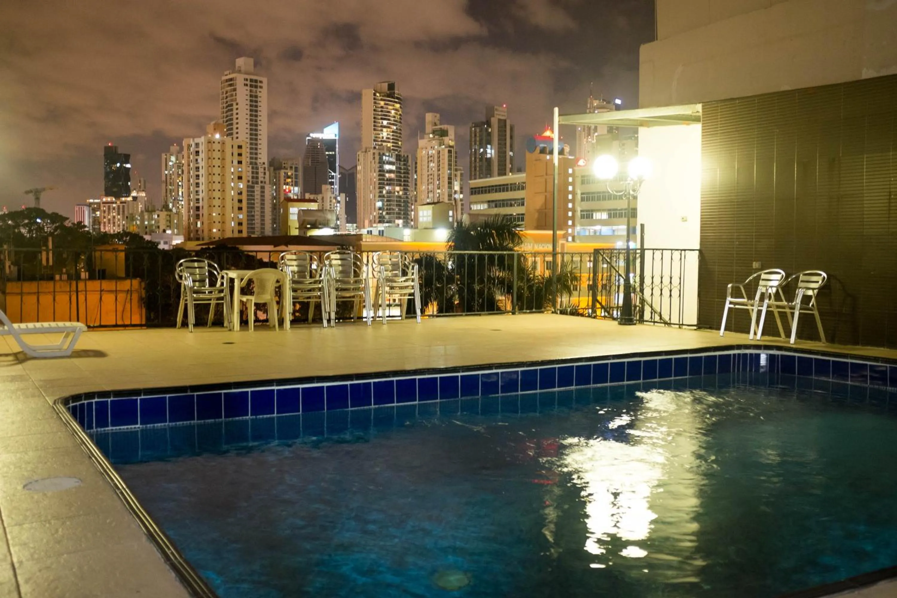 Swimming pool in Hotel Latino