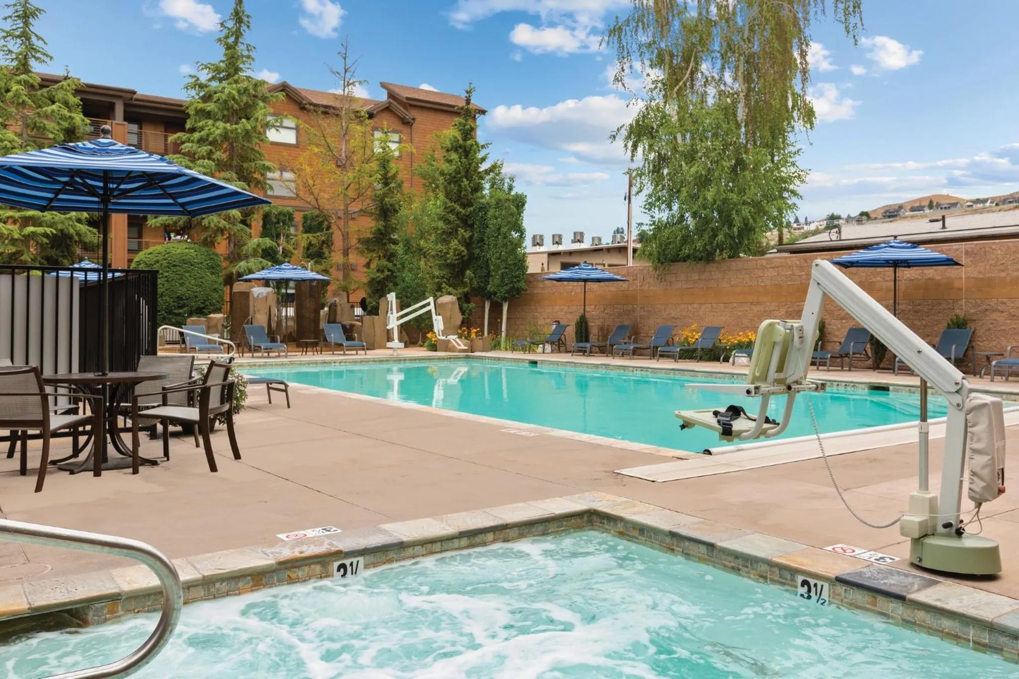 Swimming pool in WorldMark Chelan - Lake House