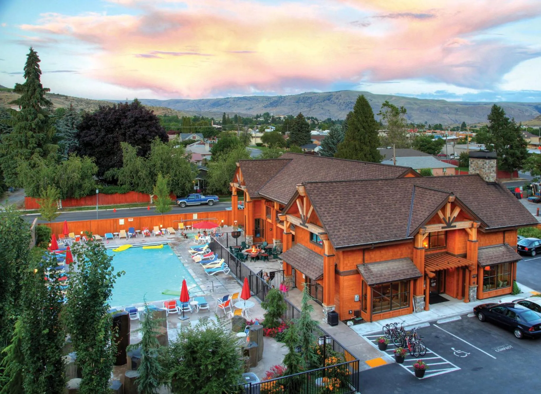 Swimming pool in WorldMark Chelan - Lake House