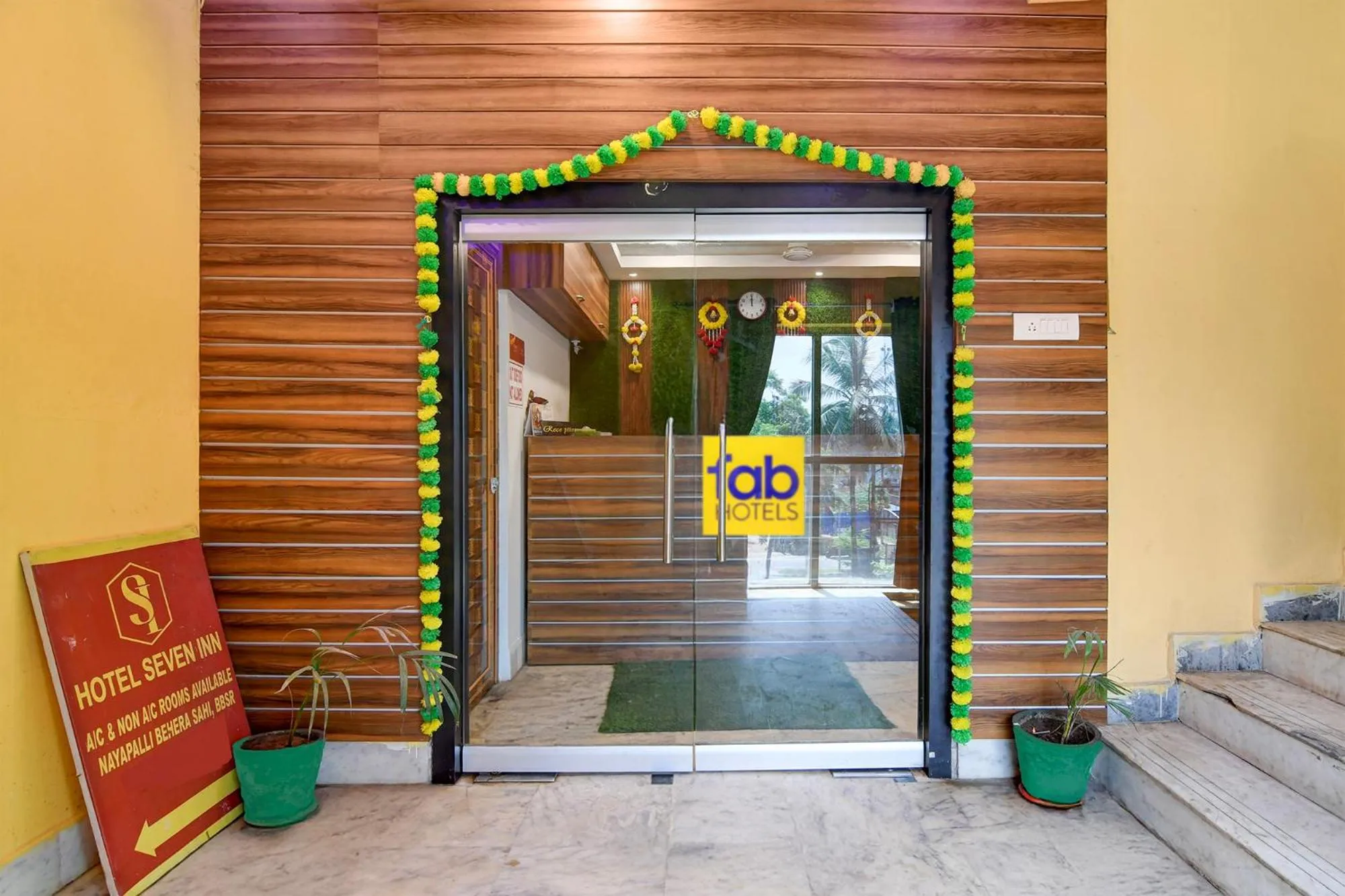 Facade/entrance in FabHotel Seven Inn