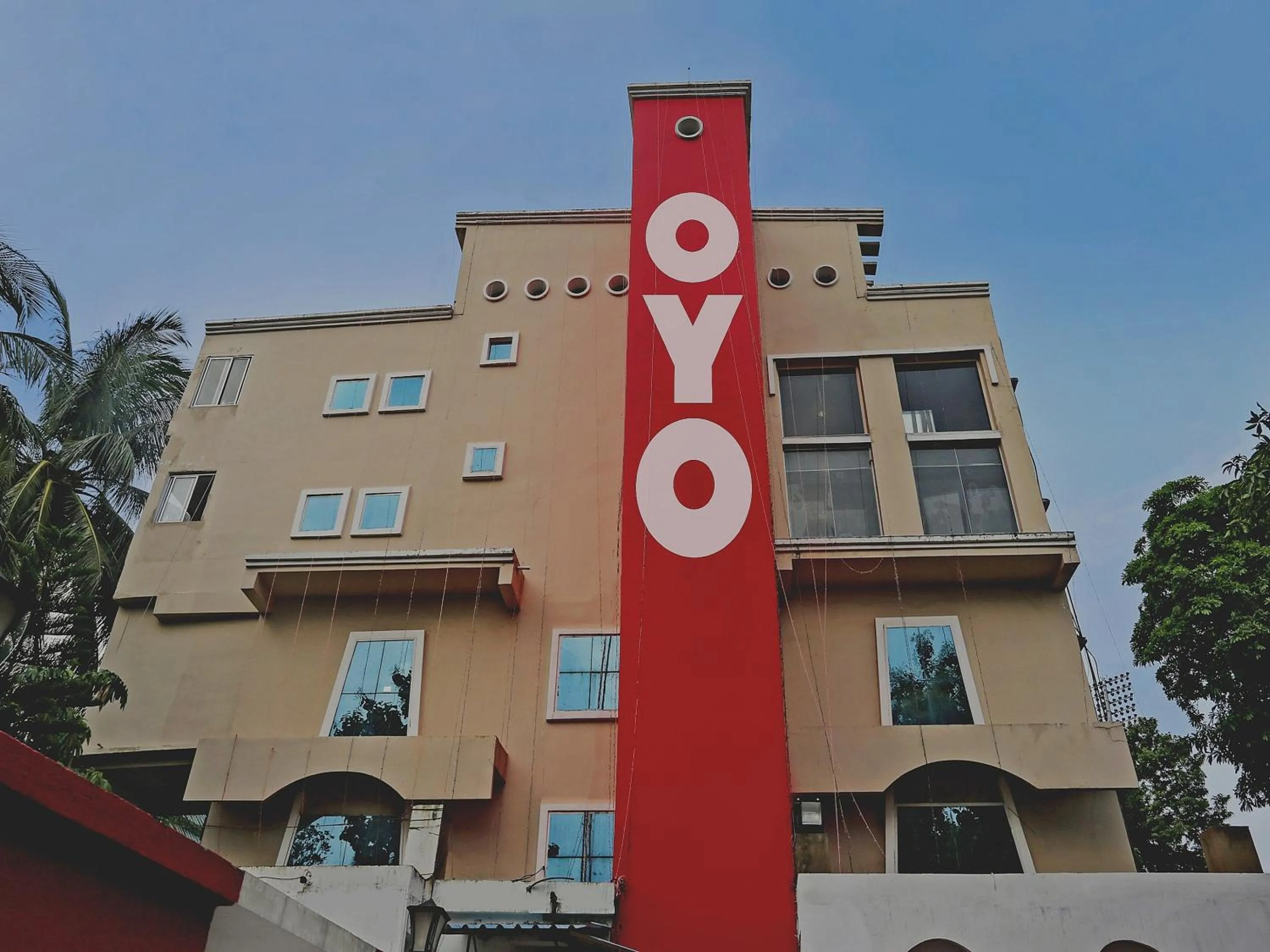 Facade/entrance in Hotel O Seven Inn