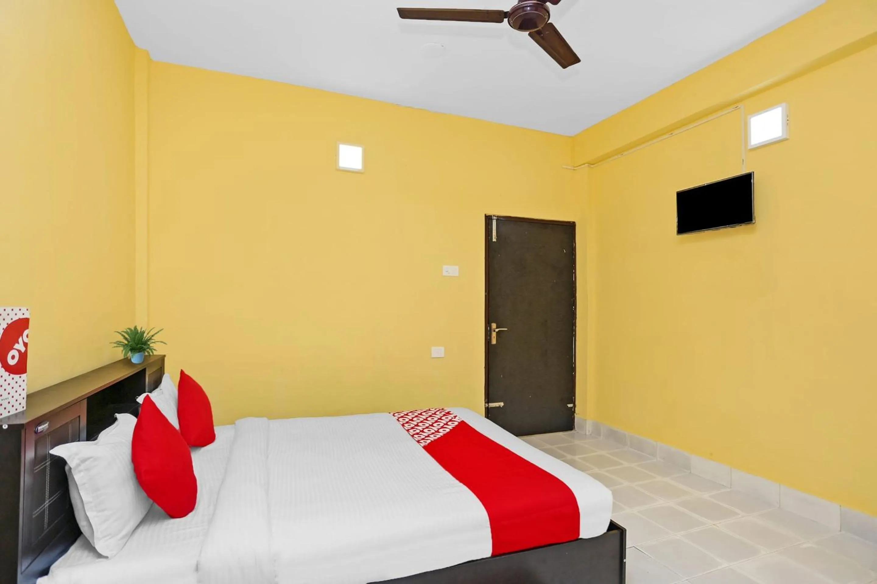 Bedroom, Bed in Hotel O Seven Inn