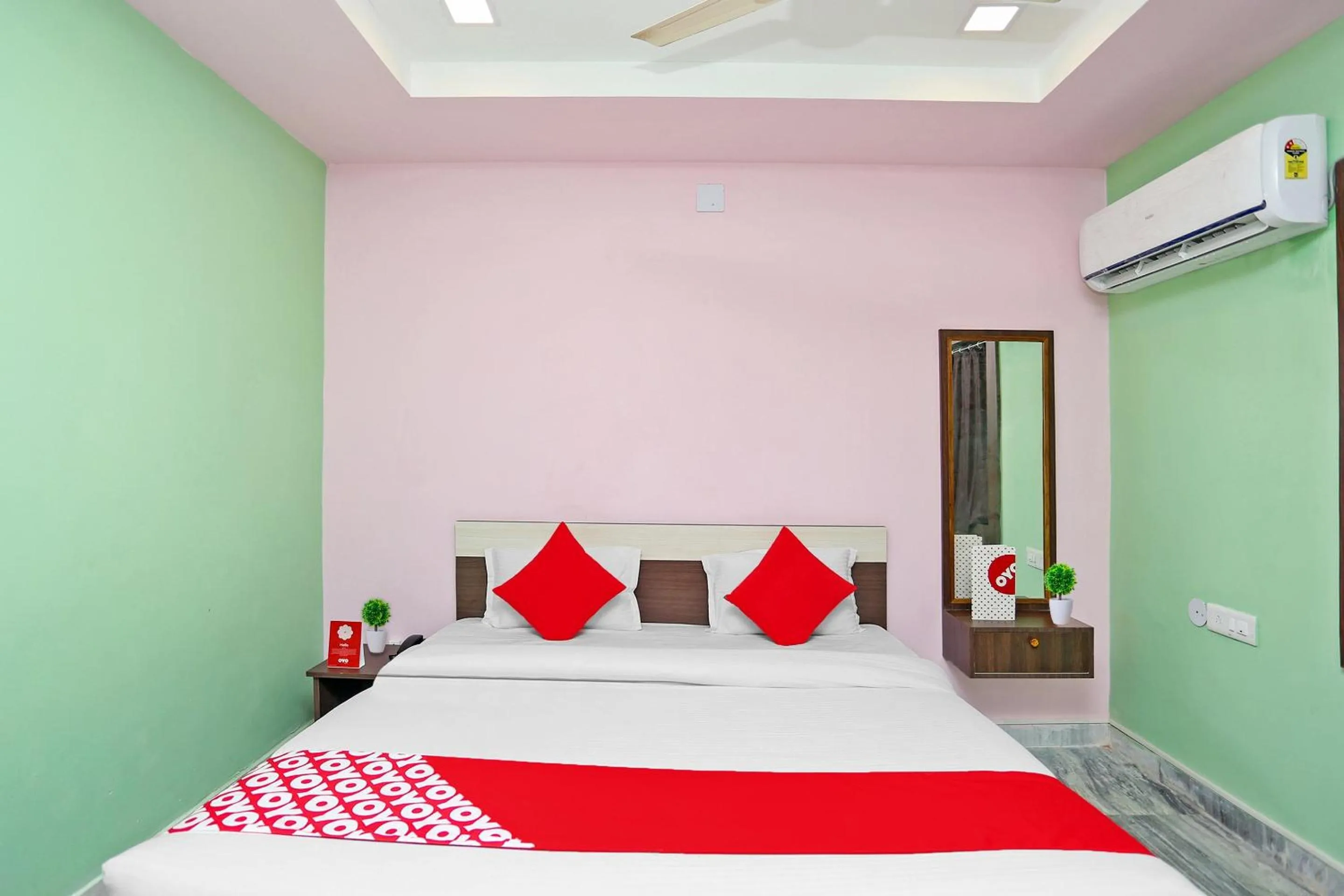 Bedroom in Collection O Aryan hotel