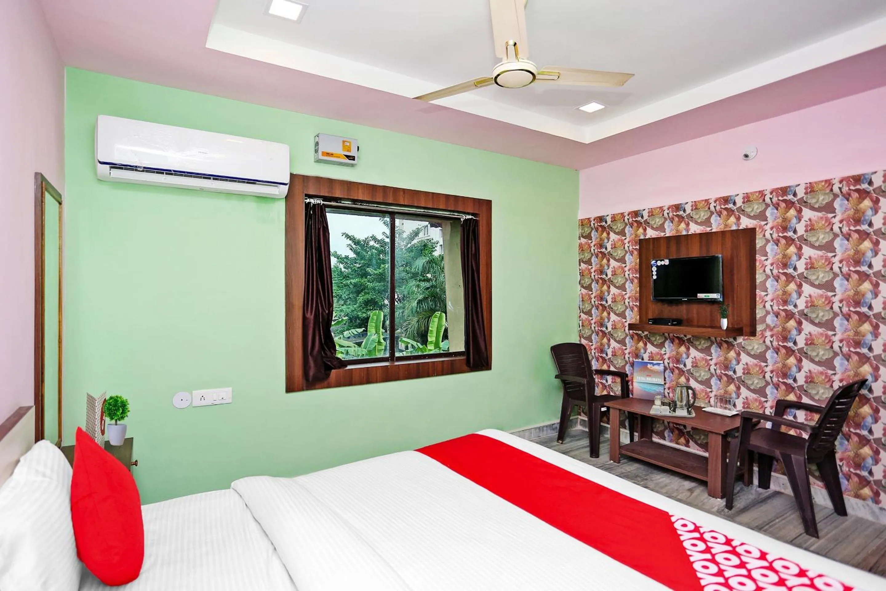 Bedroom in Collection O Aryan hotel