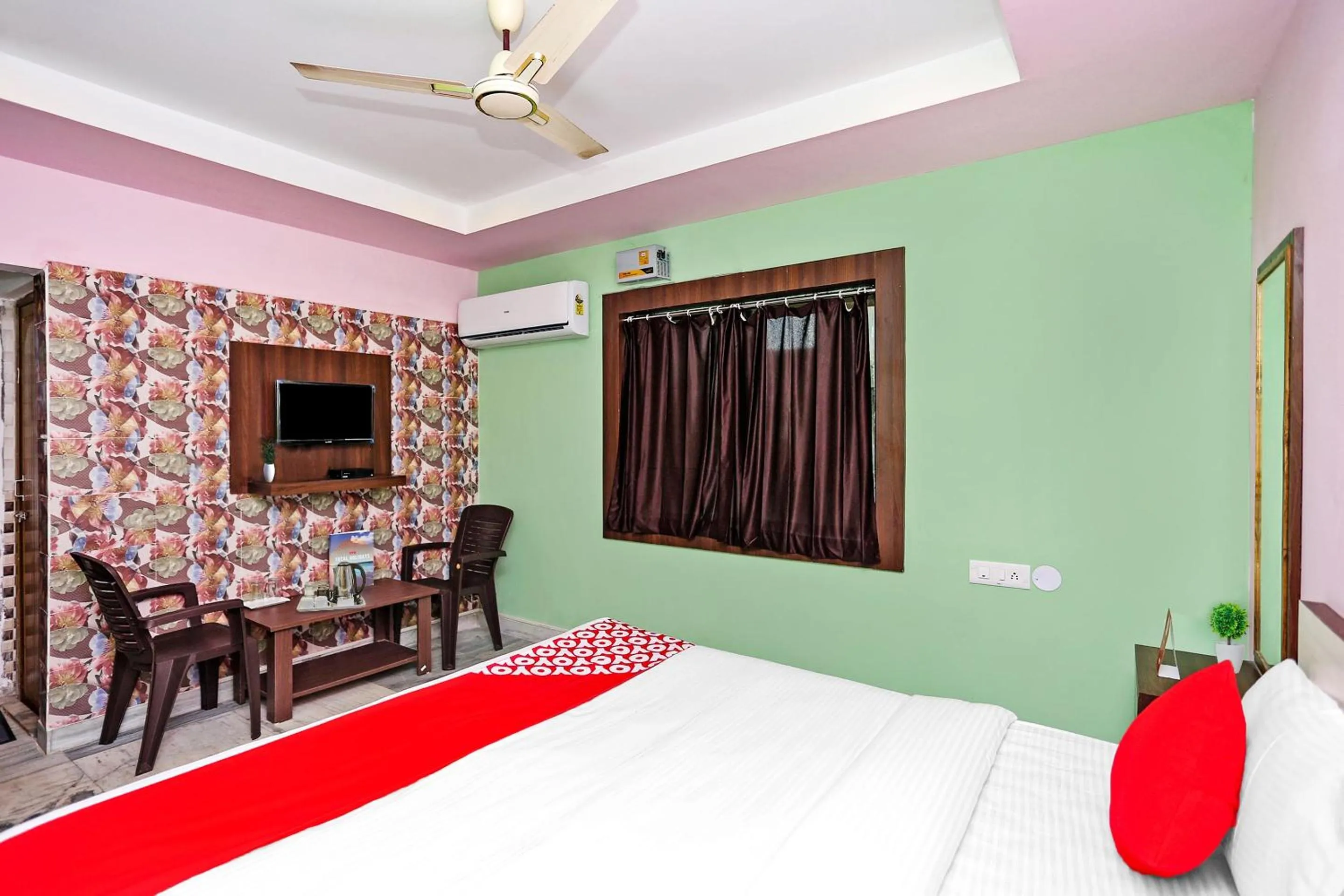 Bedroom in Collection O Aryan hotel