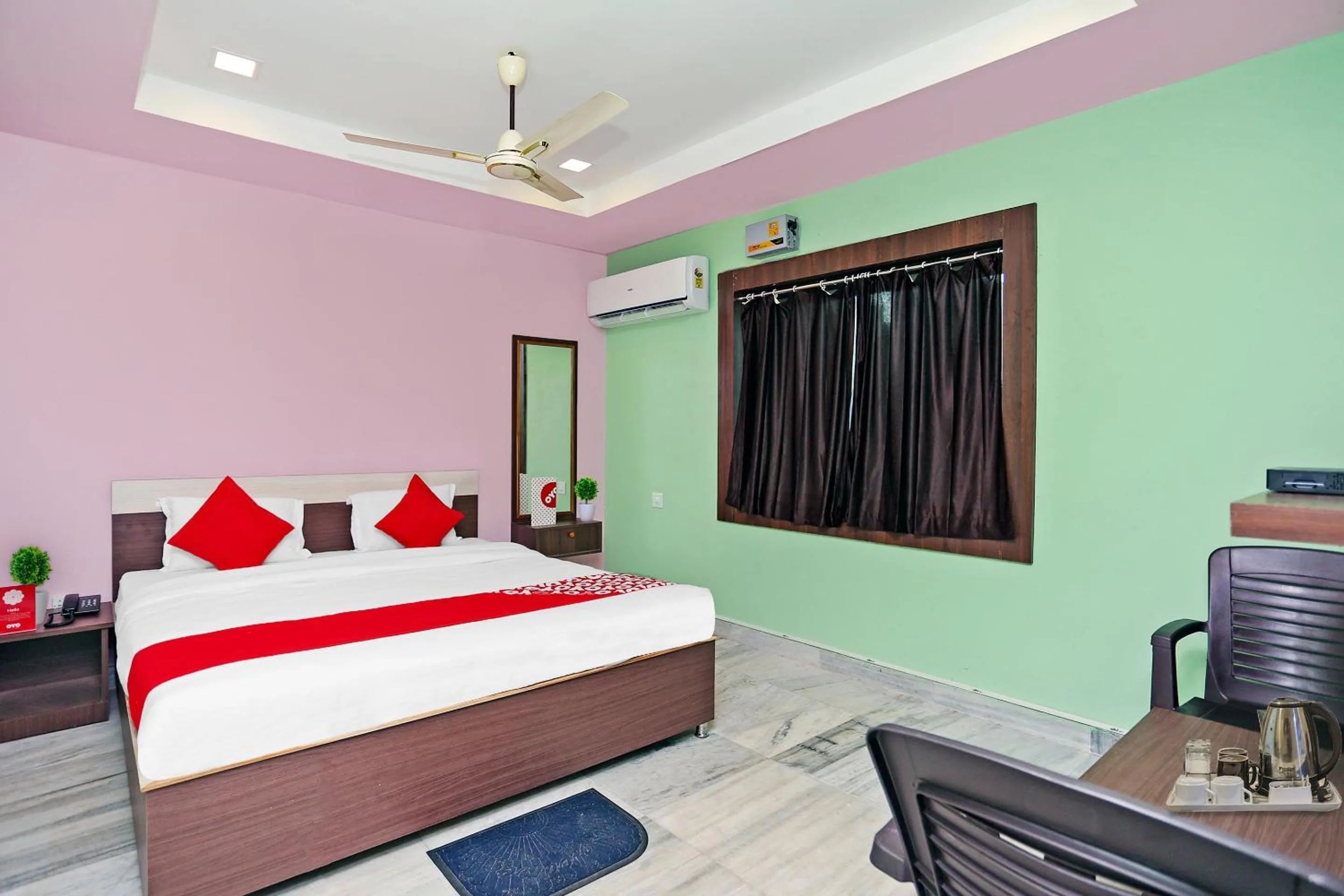 Bedroom in Collection O Aryan hotel