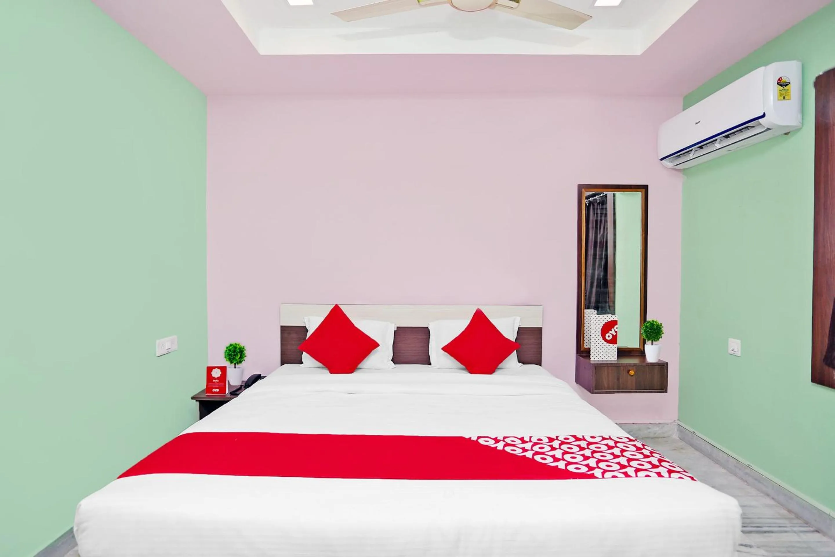 Bedroom in Collection O Aryan hotel