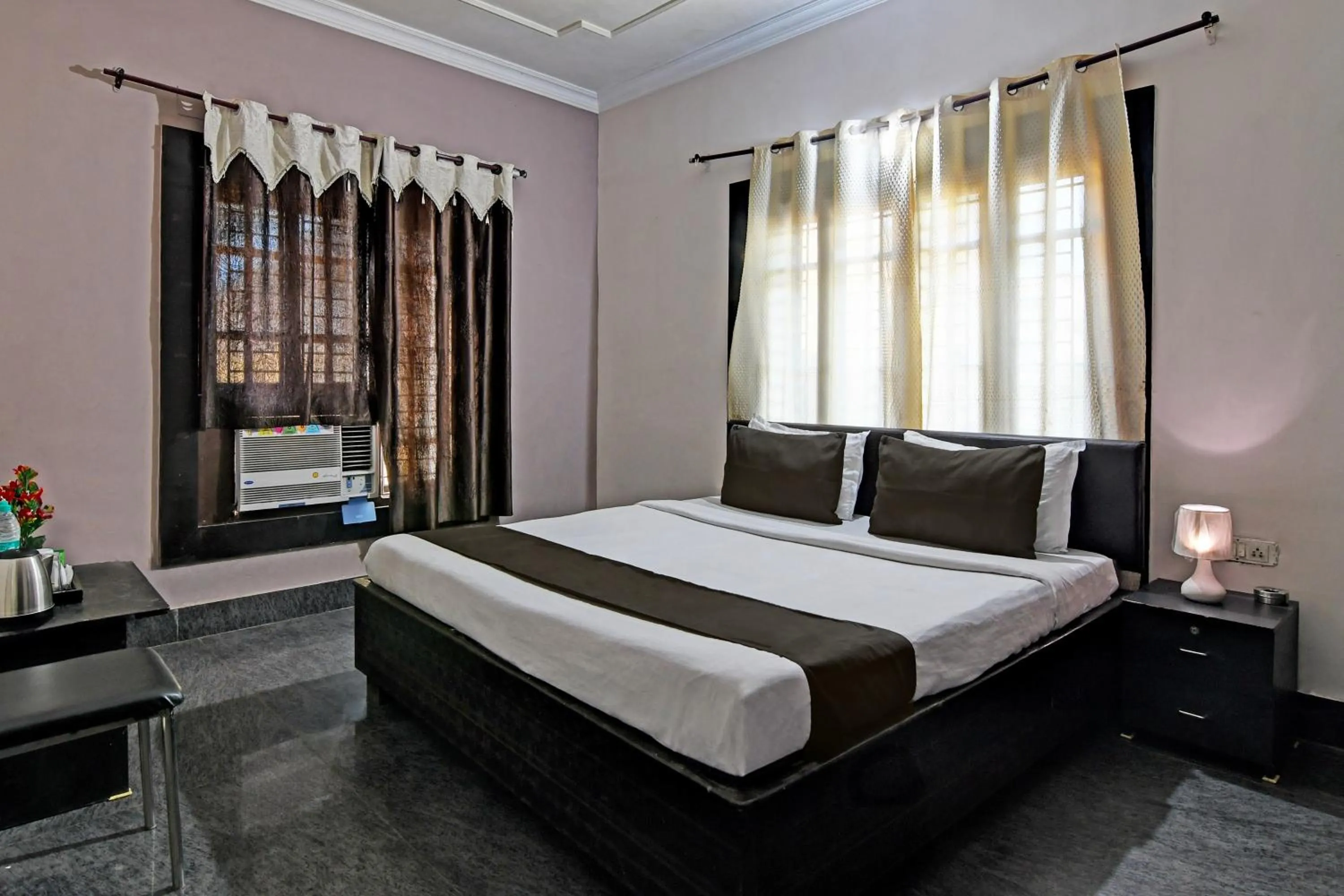 Bedroom, Bed in Hotel O Regal Stays