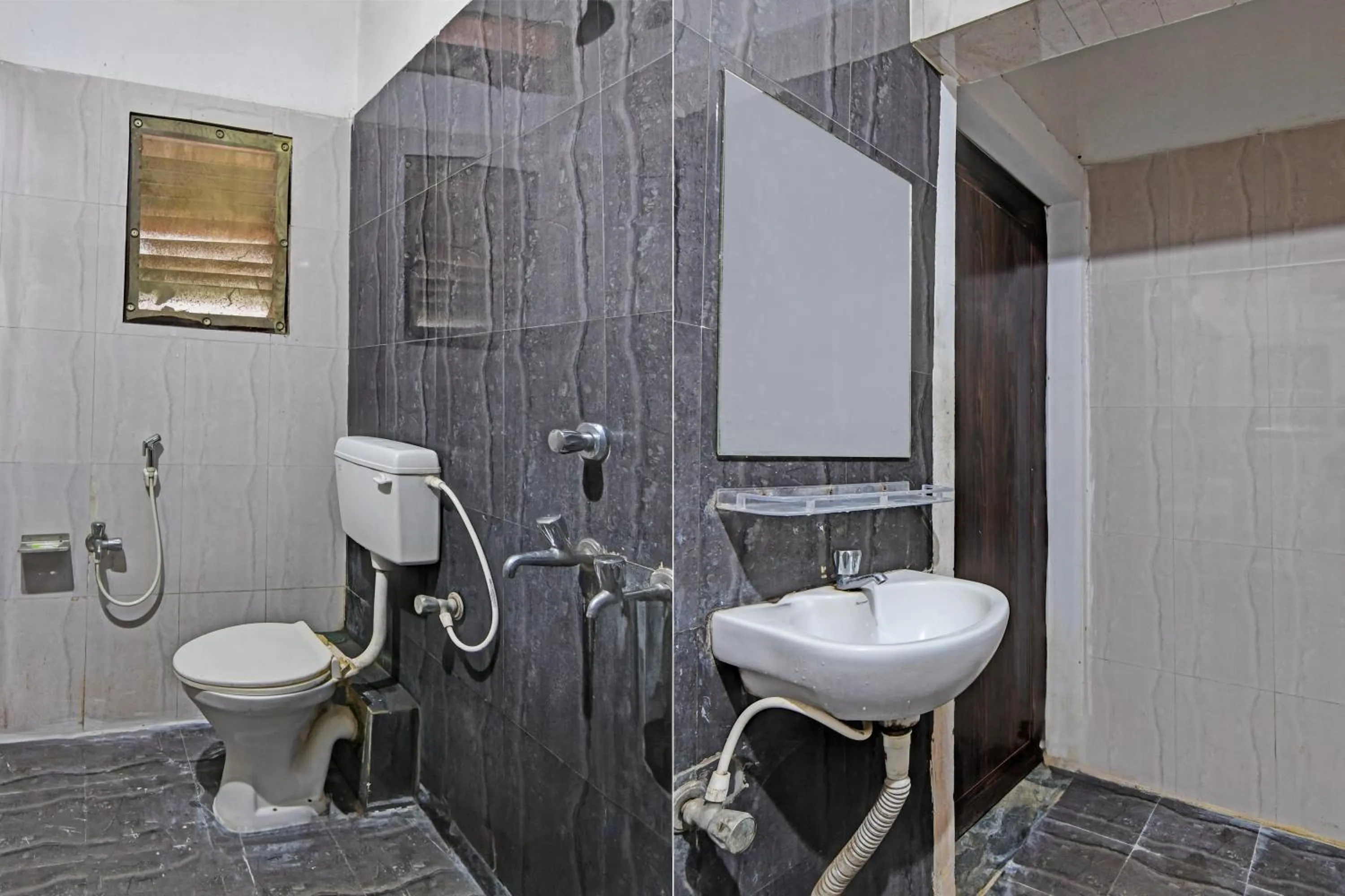 Bathroom in Hotel O Regal Stays