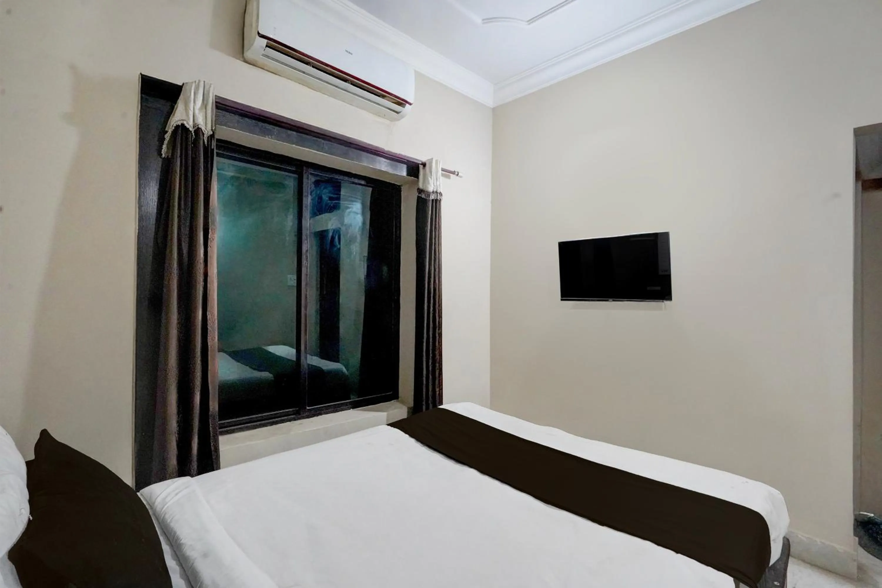 Bedroom, Bed in Collection O ITER Bhubaneswar Formerly Regal Stays