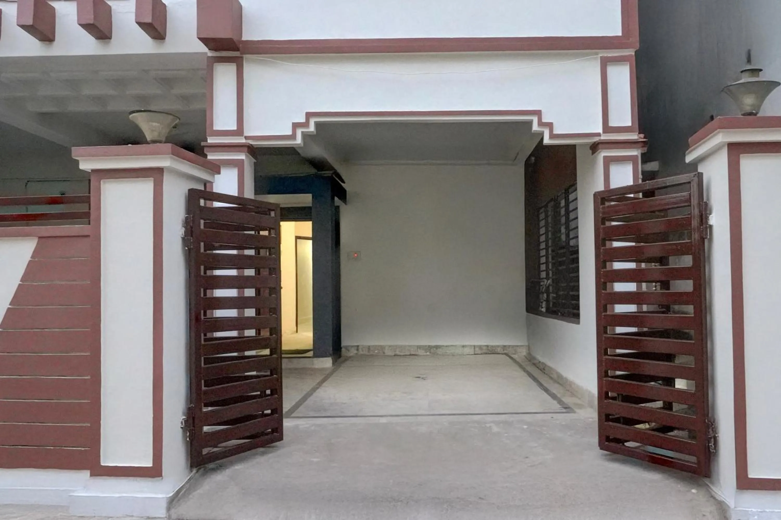 Facade/entrance in Collection O ITER Bhubaneswar Formerly Regal Stays