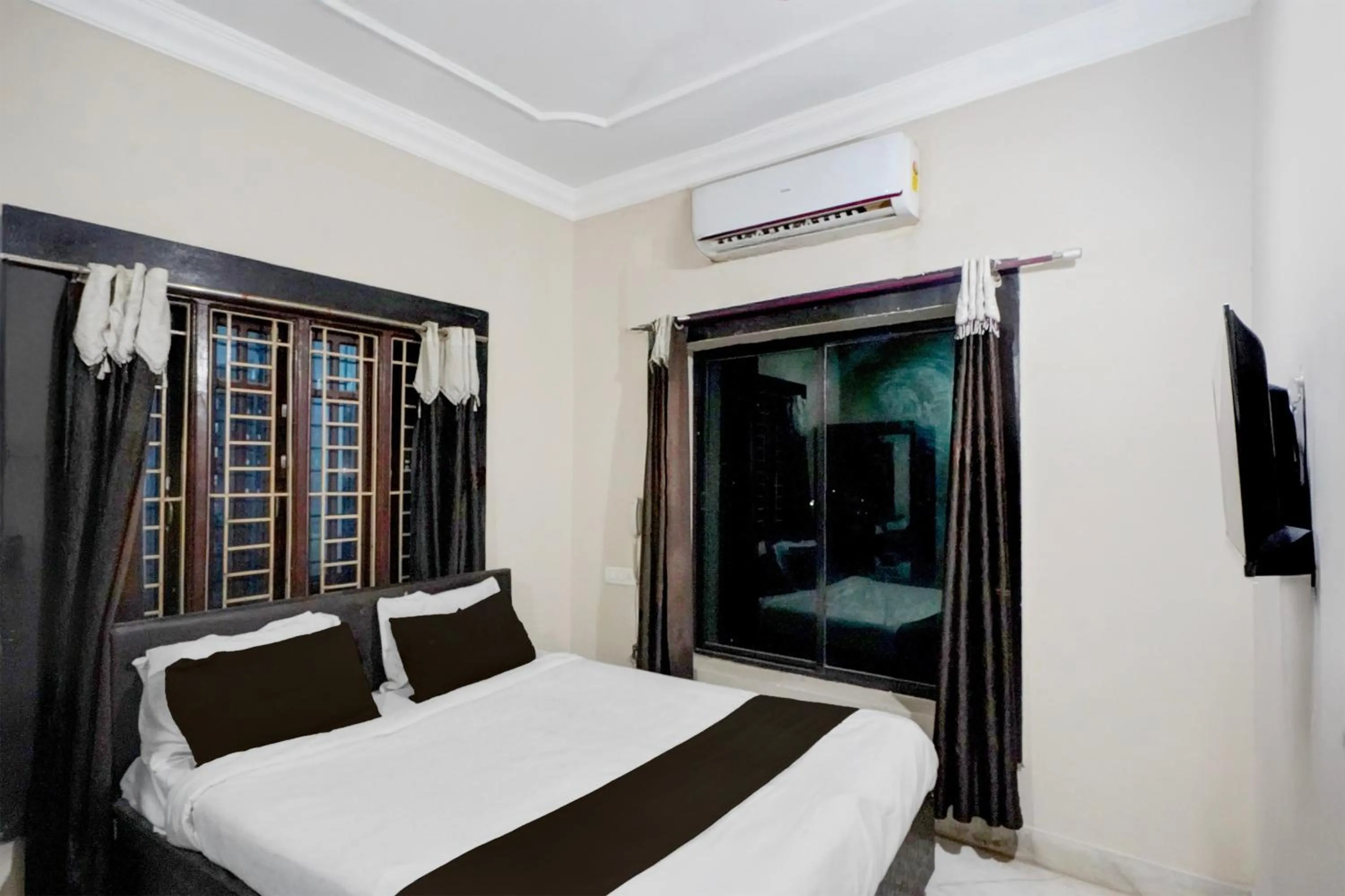 Bedroom, Bed in Collection O ITER Bhubaneswar Formerly Regal Stays