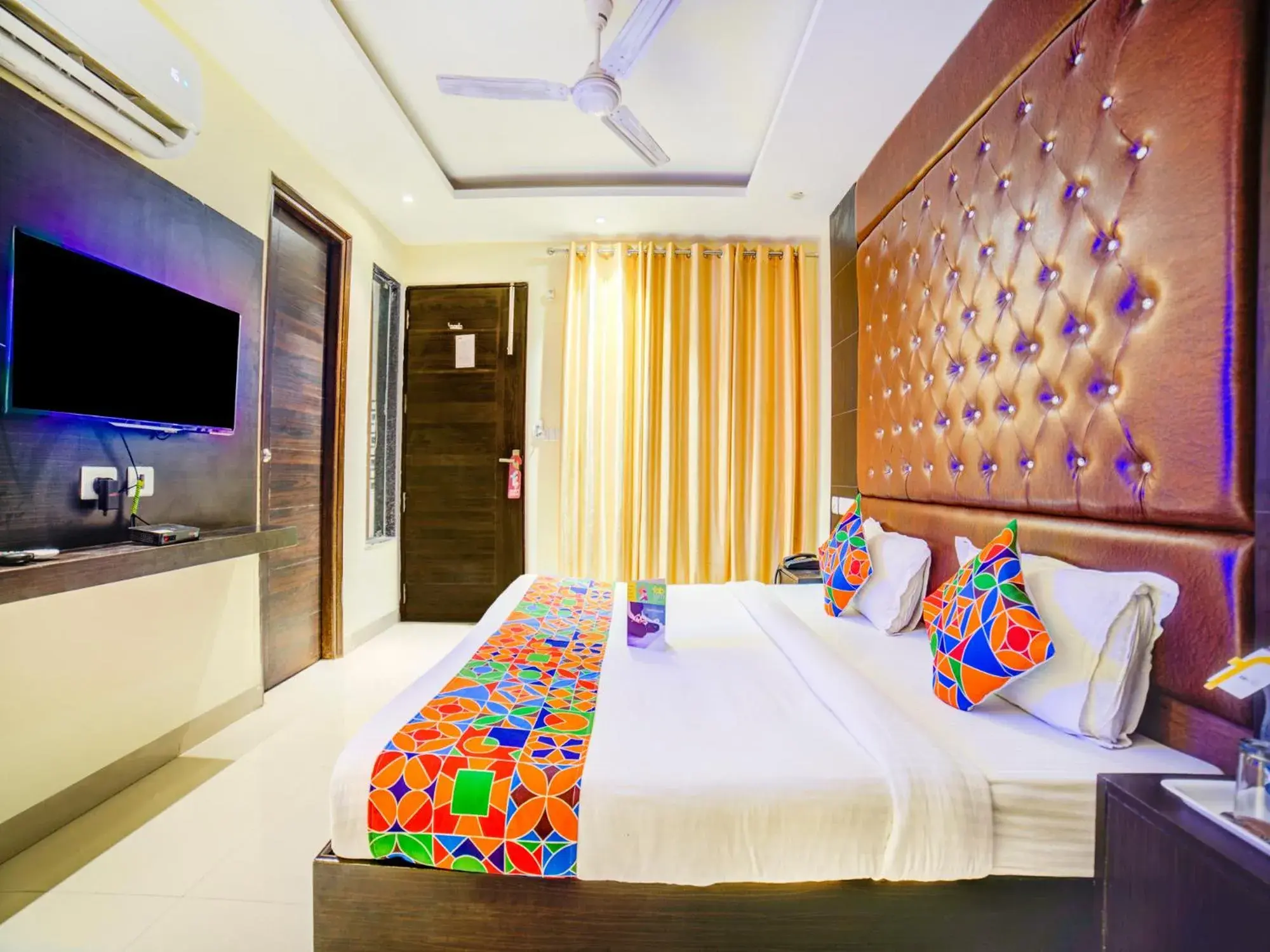 Bed in FabHotel Diamond Zirakpur Bed in FabHotel Diamond Zirakpur