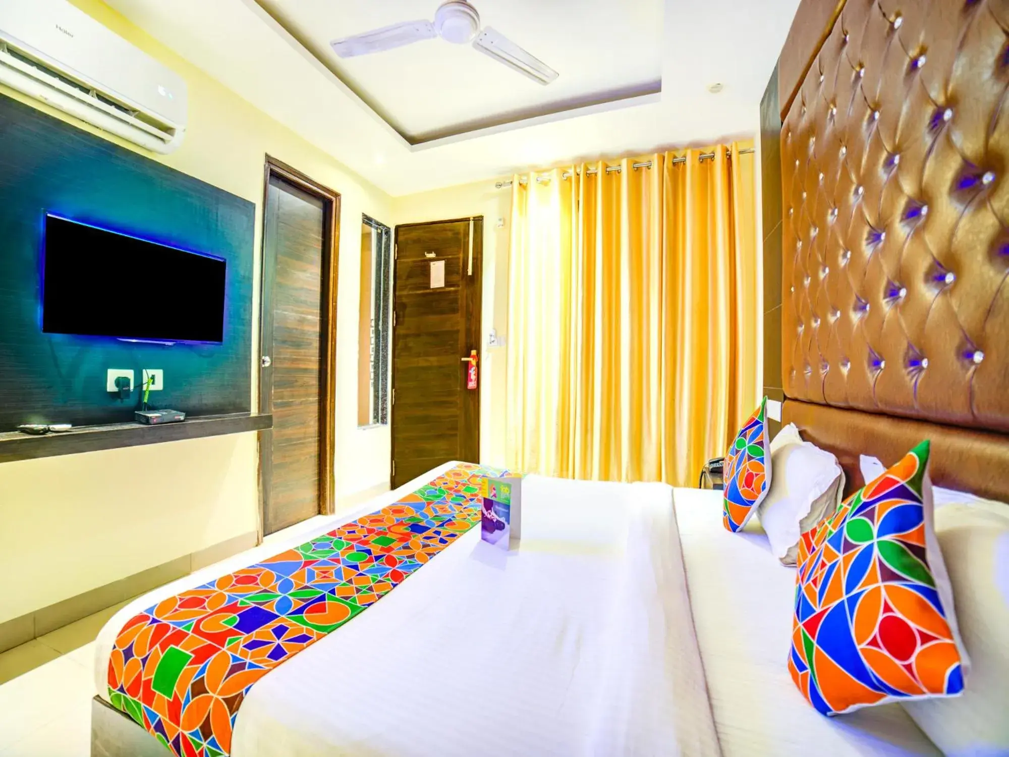 Bed in FabHotel Diamond Zirakpur Bed in FabHotel Diamond Zirakpur