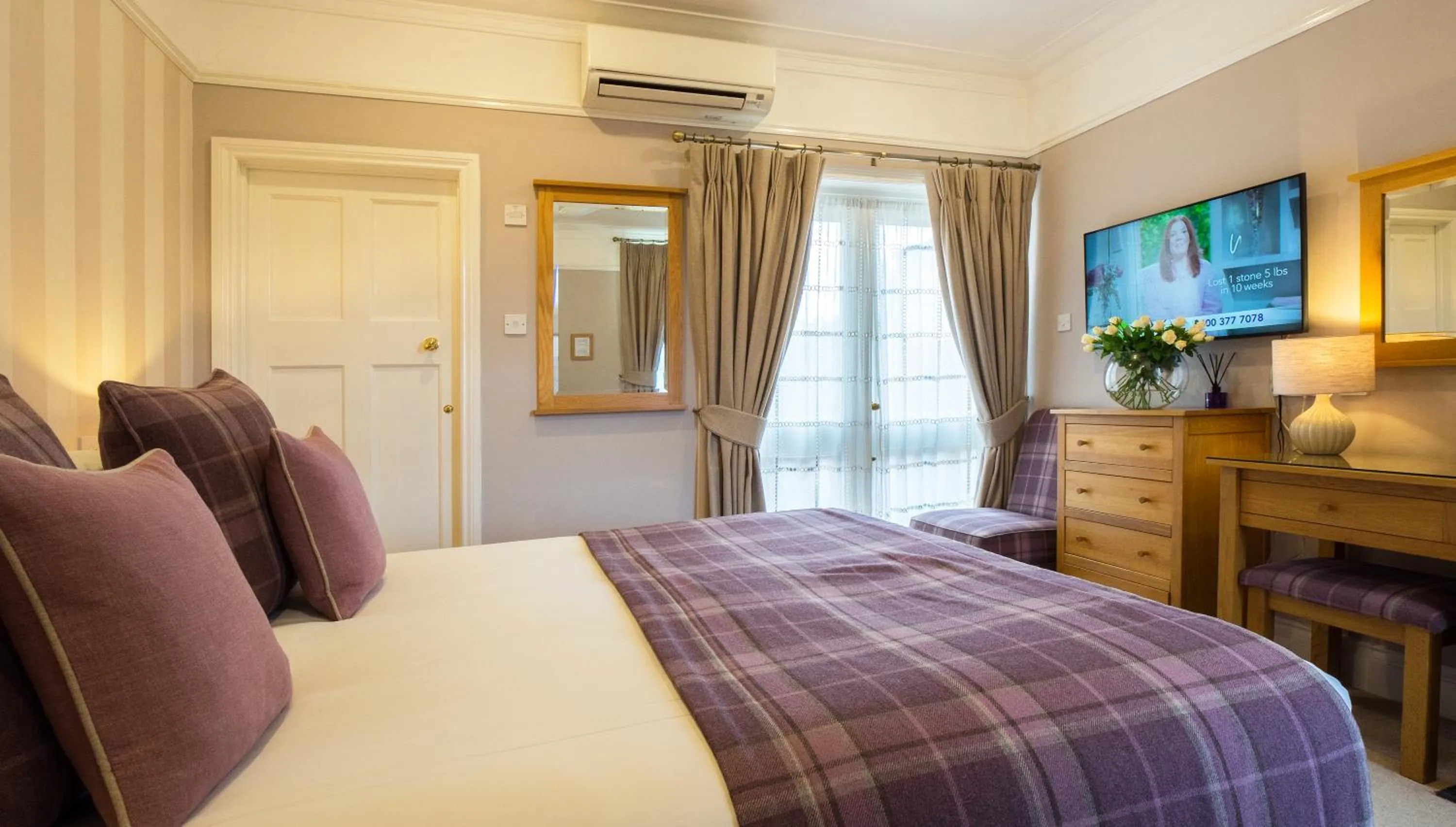 Photo of the whole room, Bed in Chestnuts House Boutique B&B