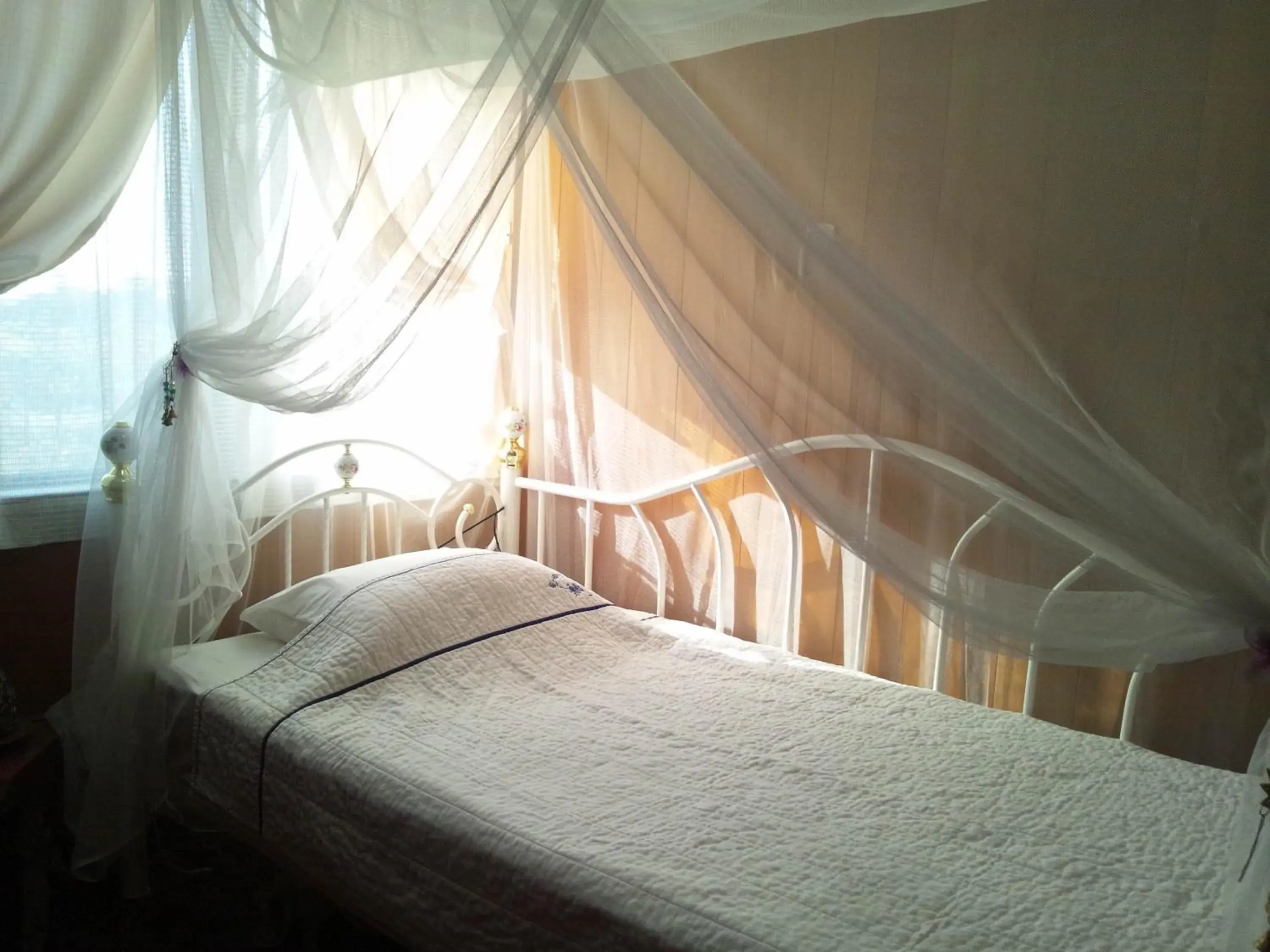 Small Single Room in Milk-ya Women-Only Guest House Small Single Room in Milk-ya Women-Only Guest House