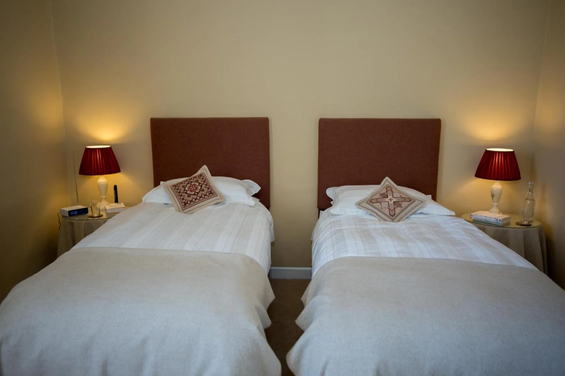 Photo of the whole room, Bed in Errington House