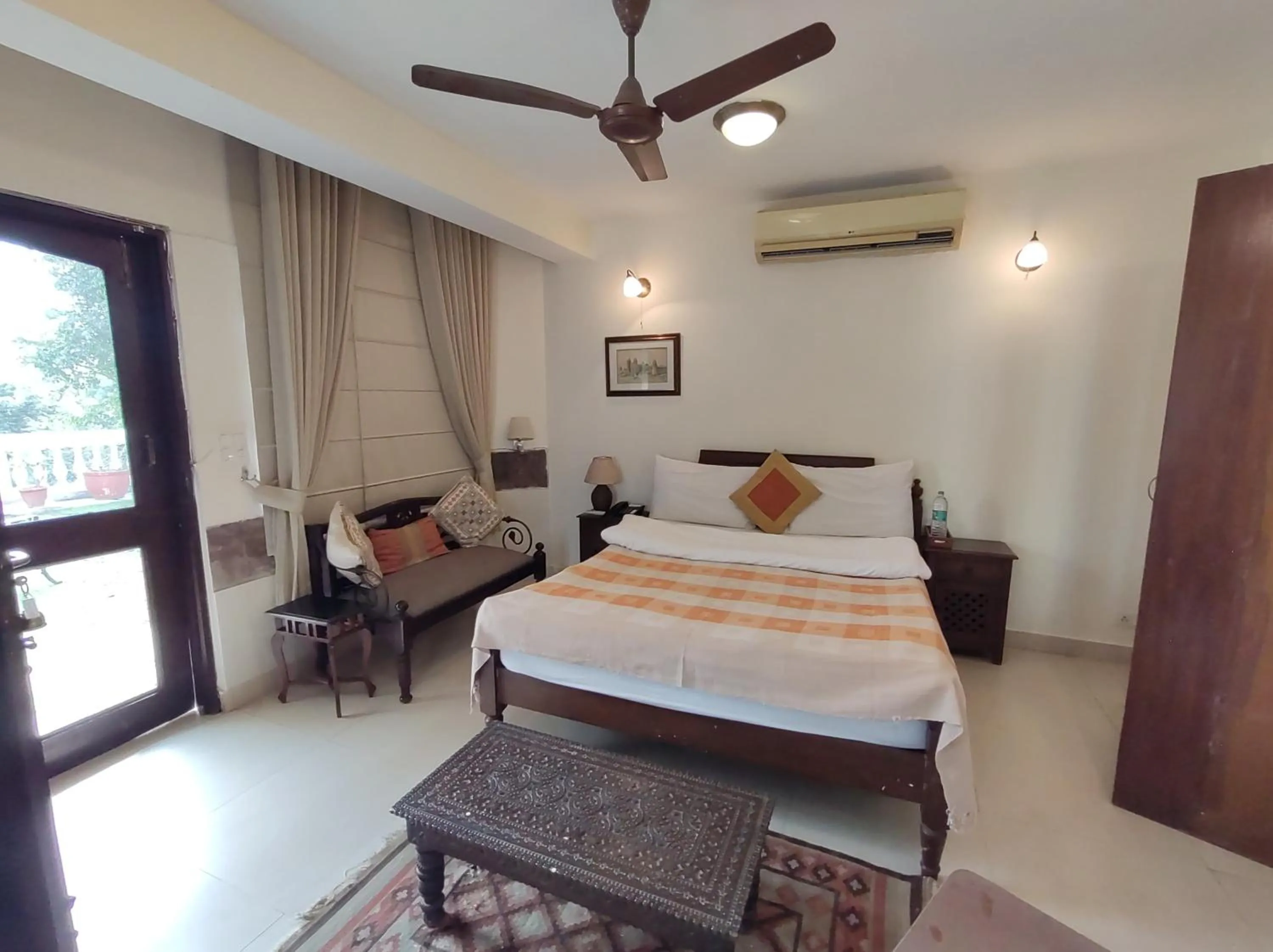 Bedroom, Bed in The Estate Villa