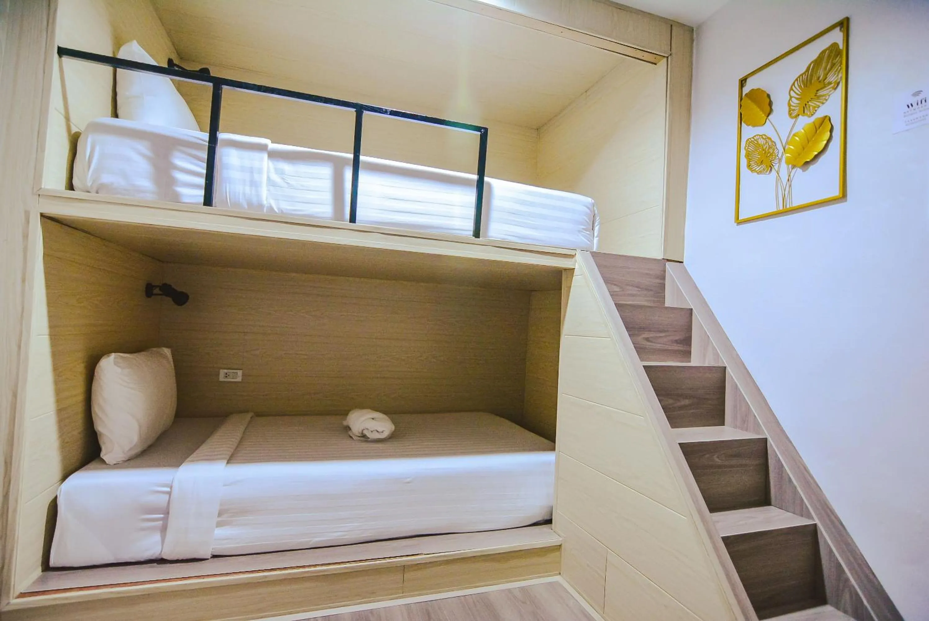Budget Twin Room in Eclipse Hostel and Bar