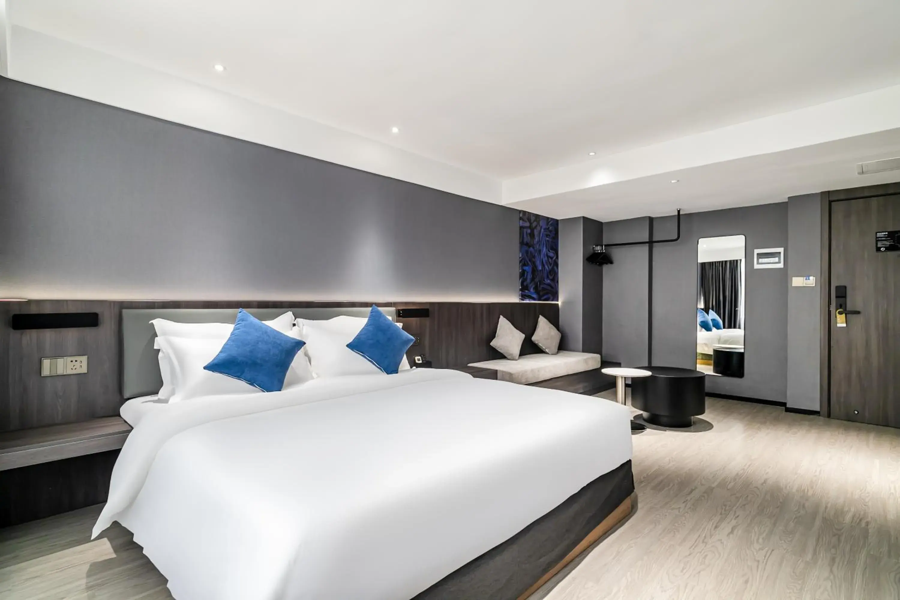 Insail Hotels (Guangyuanxincun Jingtai Pedestrian Street Guangzhou) Insail Hotels (Guangyuanxincun Jingtai Pedestrian Street Guangzhou)