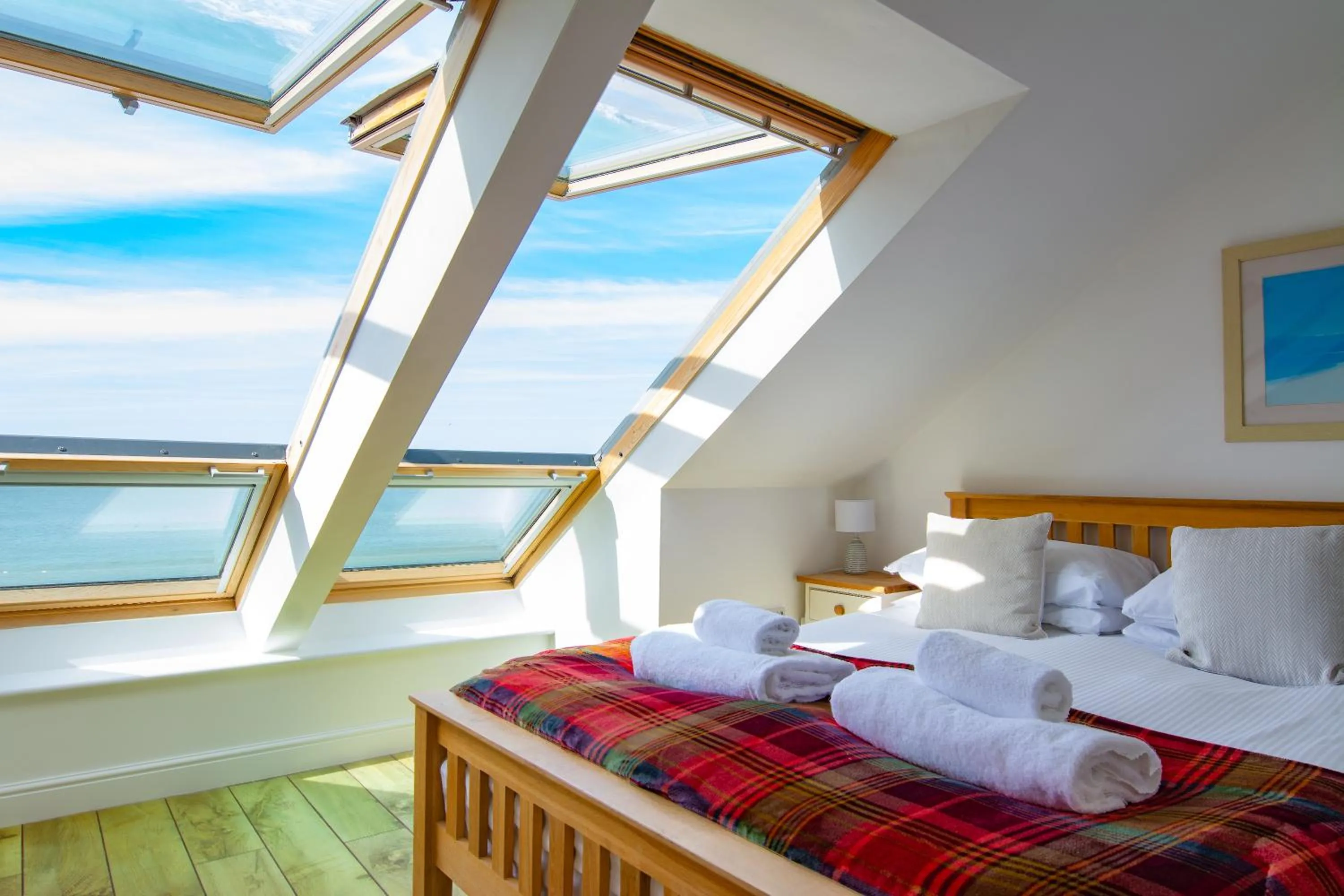 Sea view, Bed in Tolcarne Beach Apartments